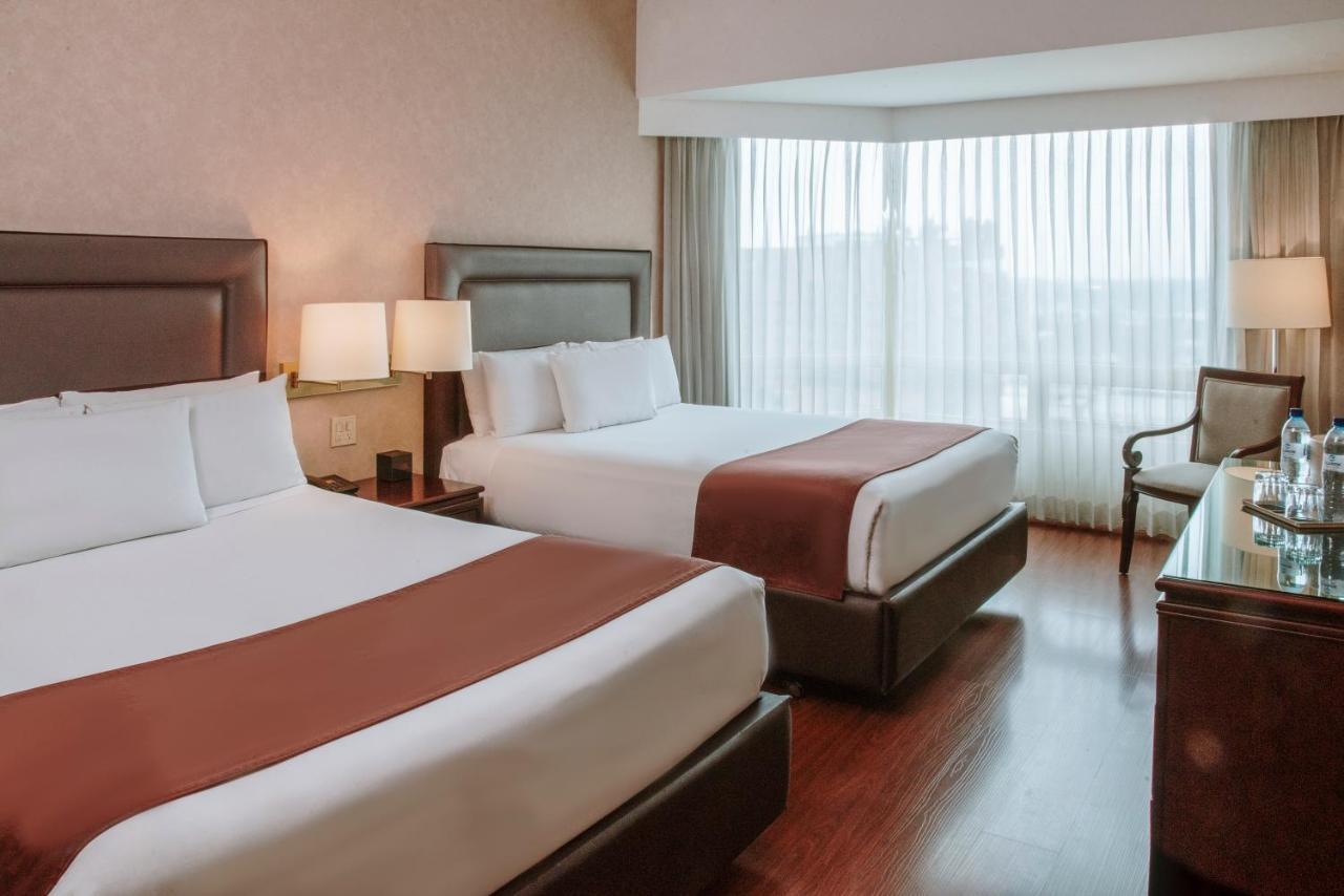 Business Suite, 2 Queen Beds,1552276243:JPEG