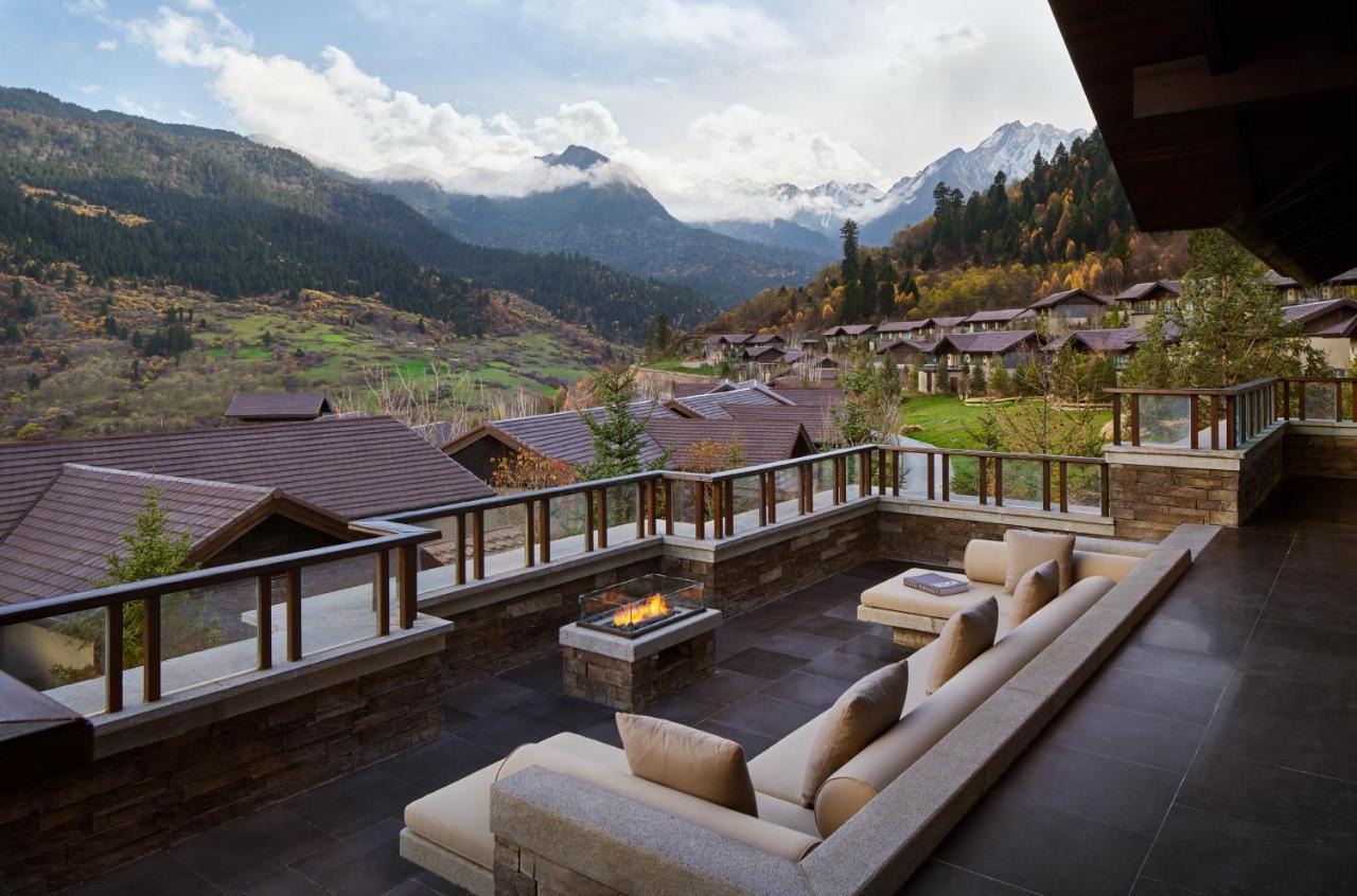 Two-Bedroom Villa with Kitchen and Firepit
