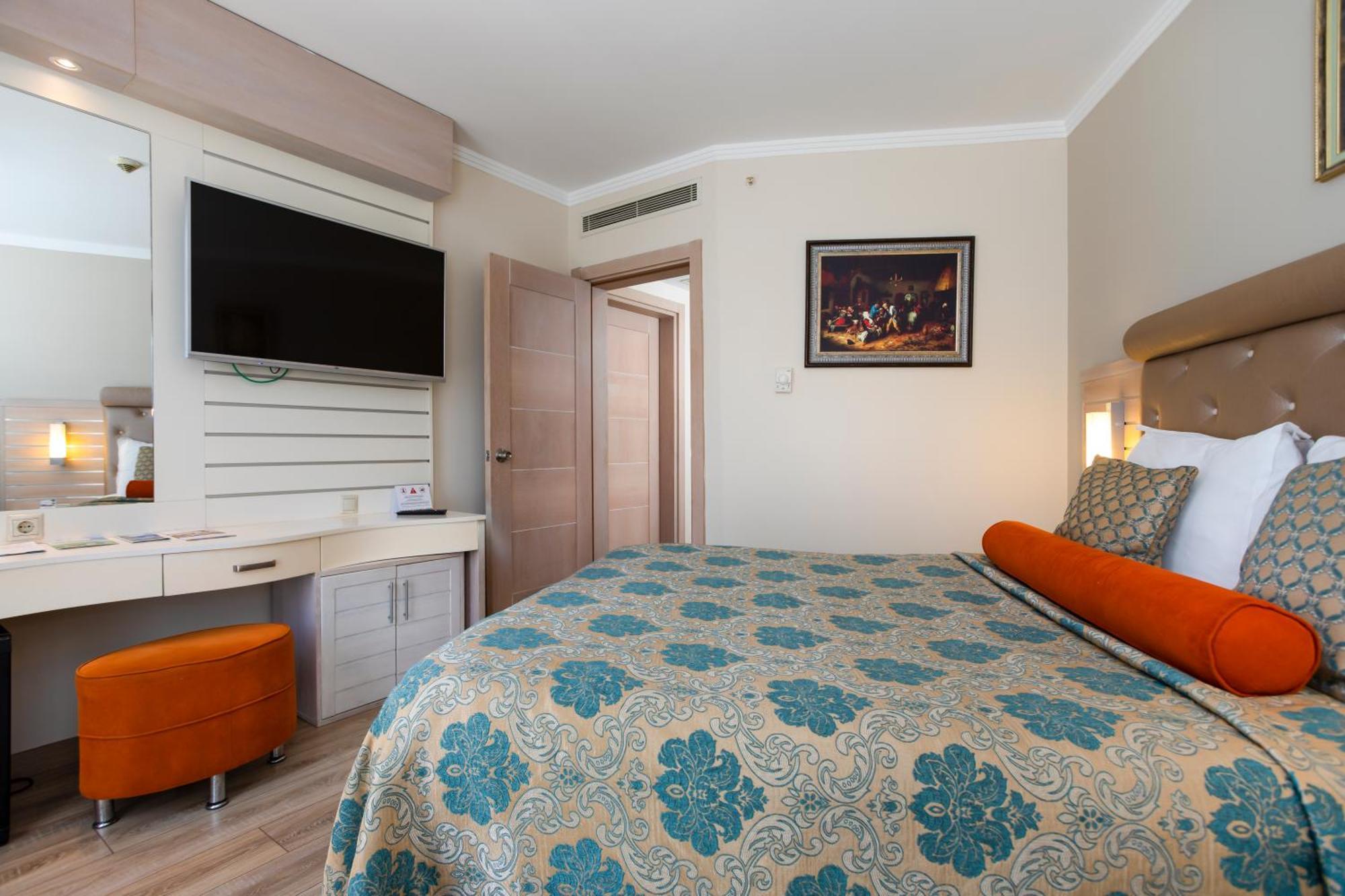 Family Room or 2 Bedroom
