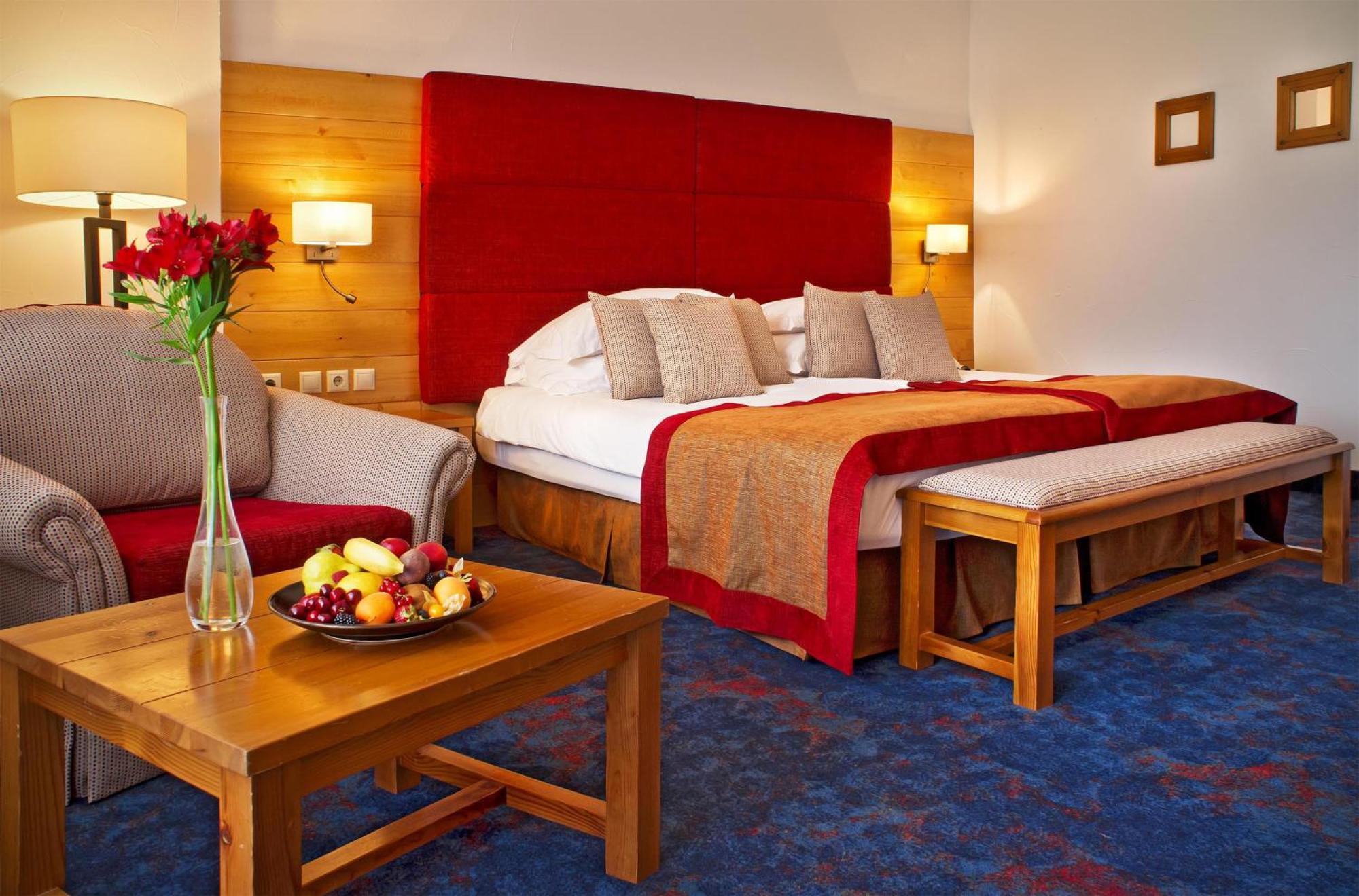 Deluxe Room Town View with King Bed,1669008810:JPEG