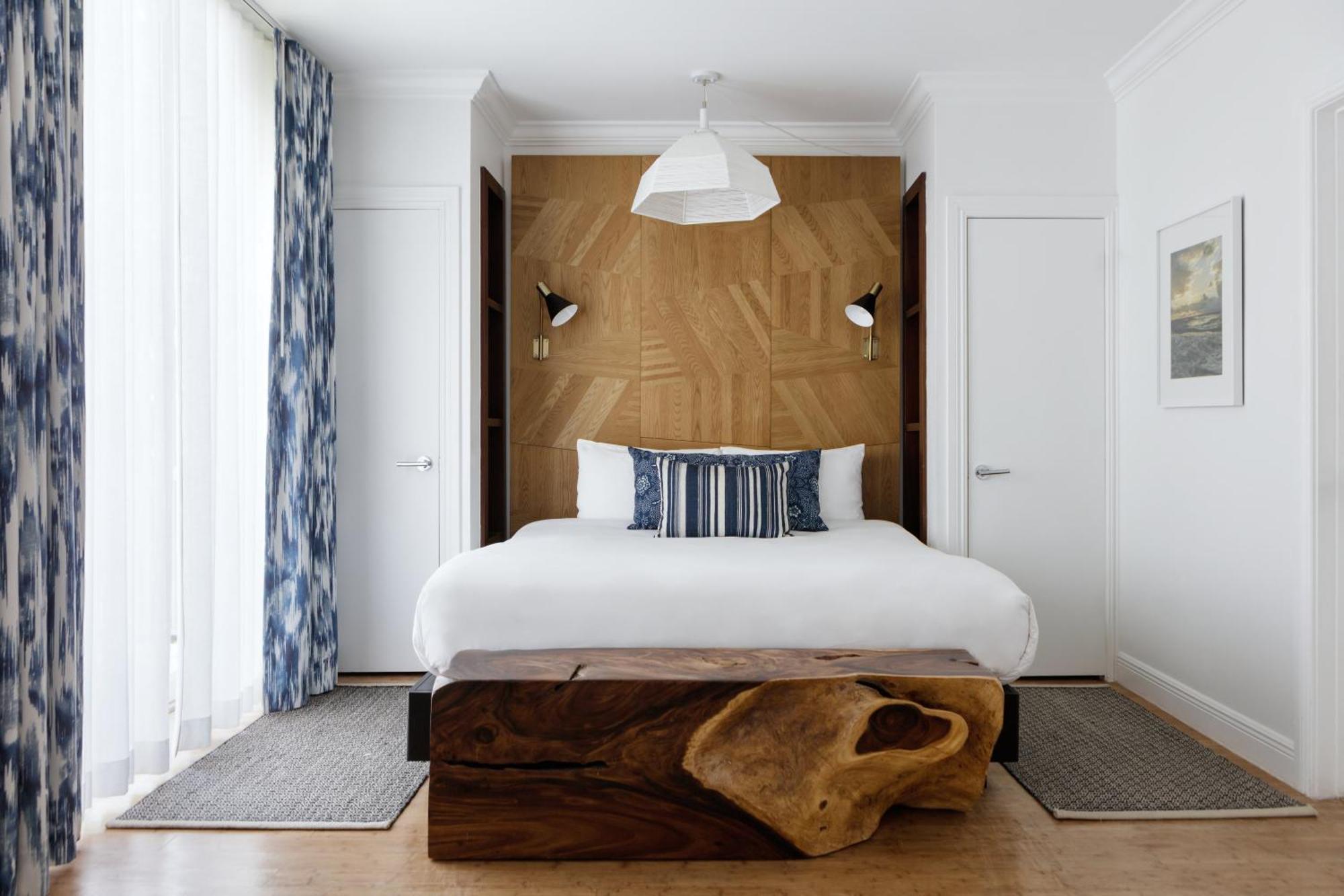 Poolside Bungalow,1434973468:JPEG