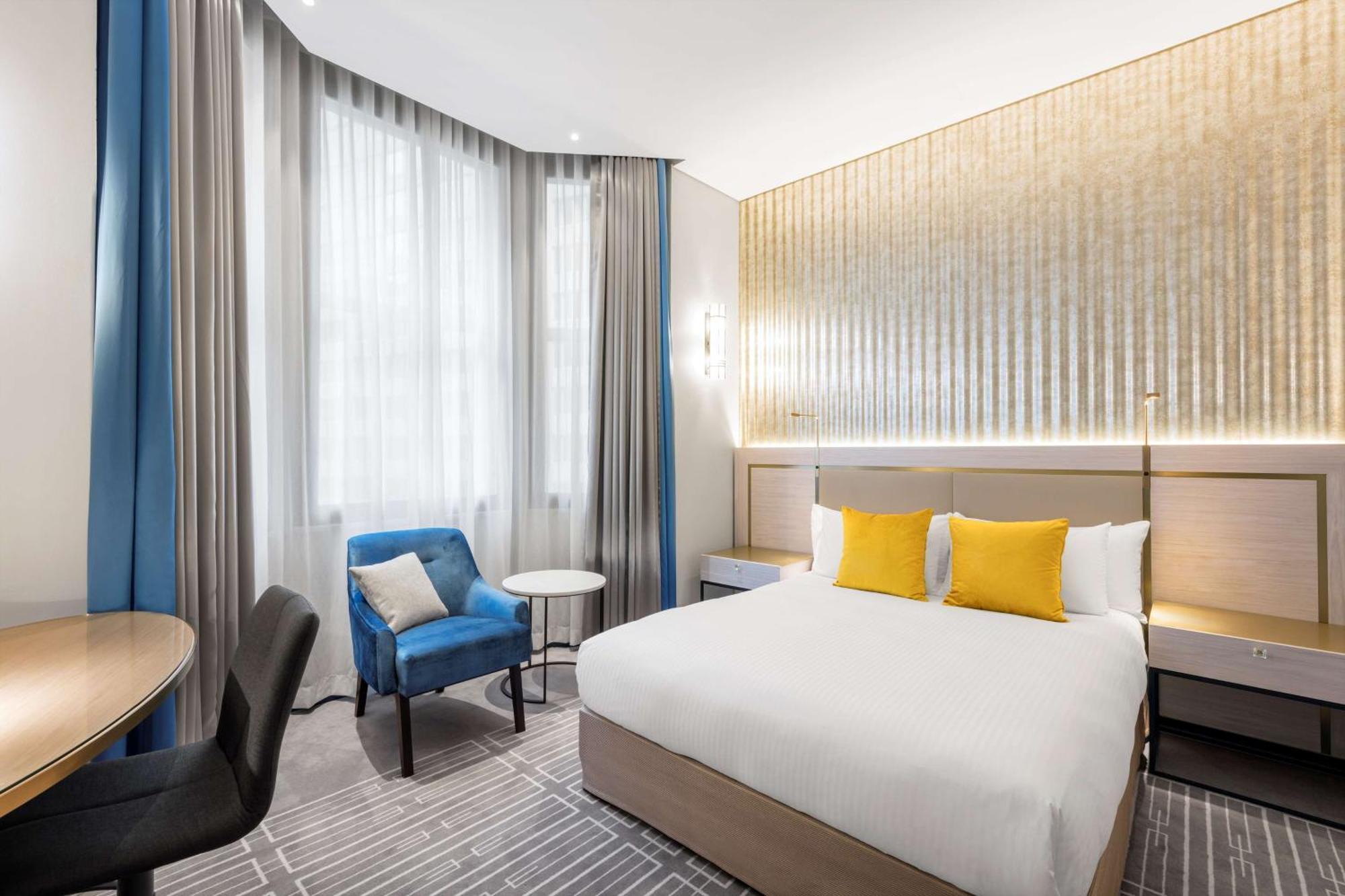 Heritage King Room