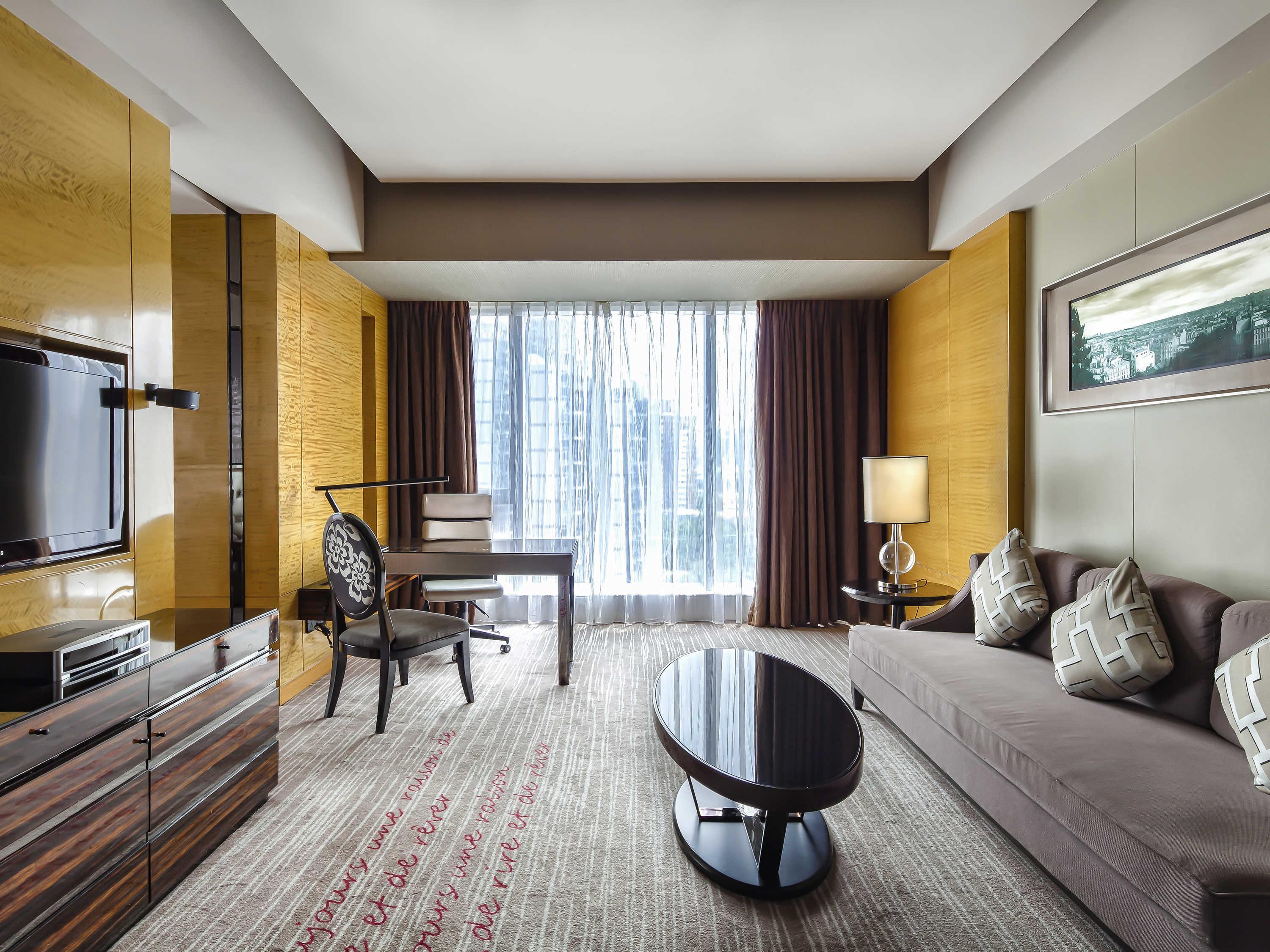 Junior King Suite