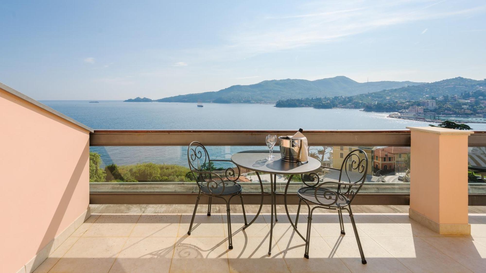 Panoramic Executive Suite,1554955684:JPEG