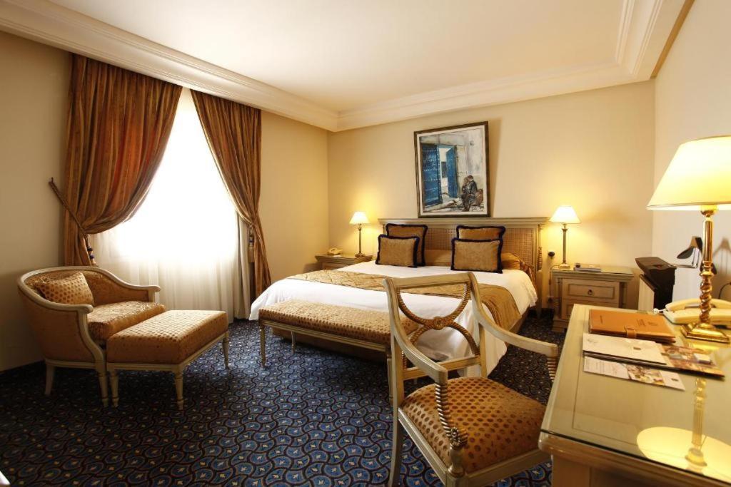 Executive Room