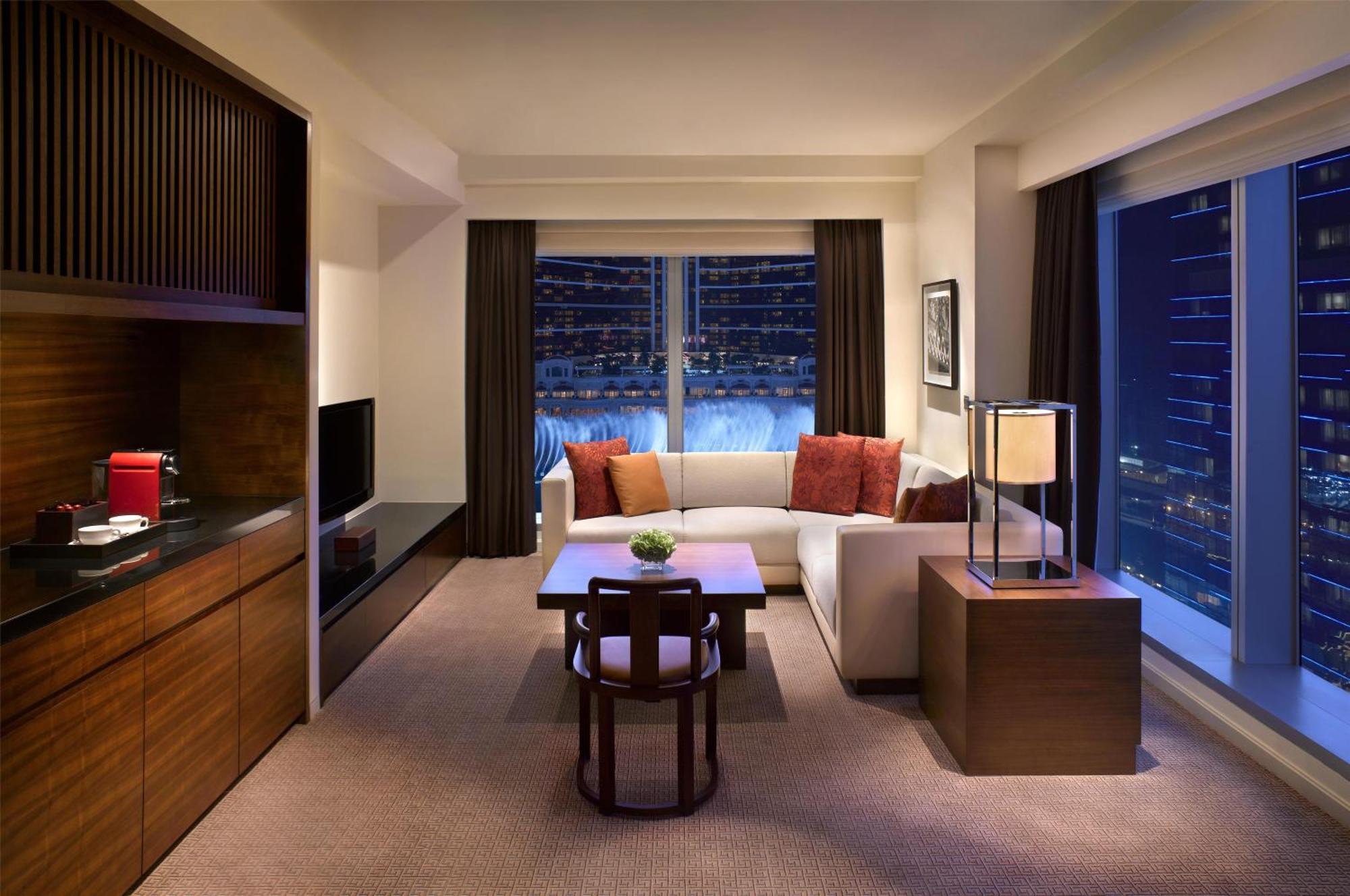 Grand Deluxe King Suite