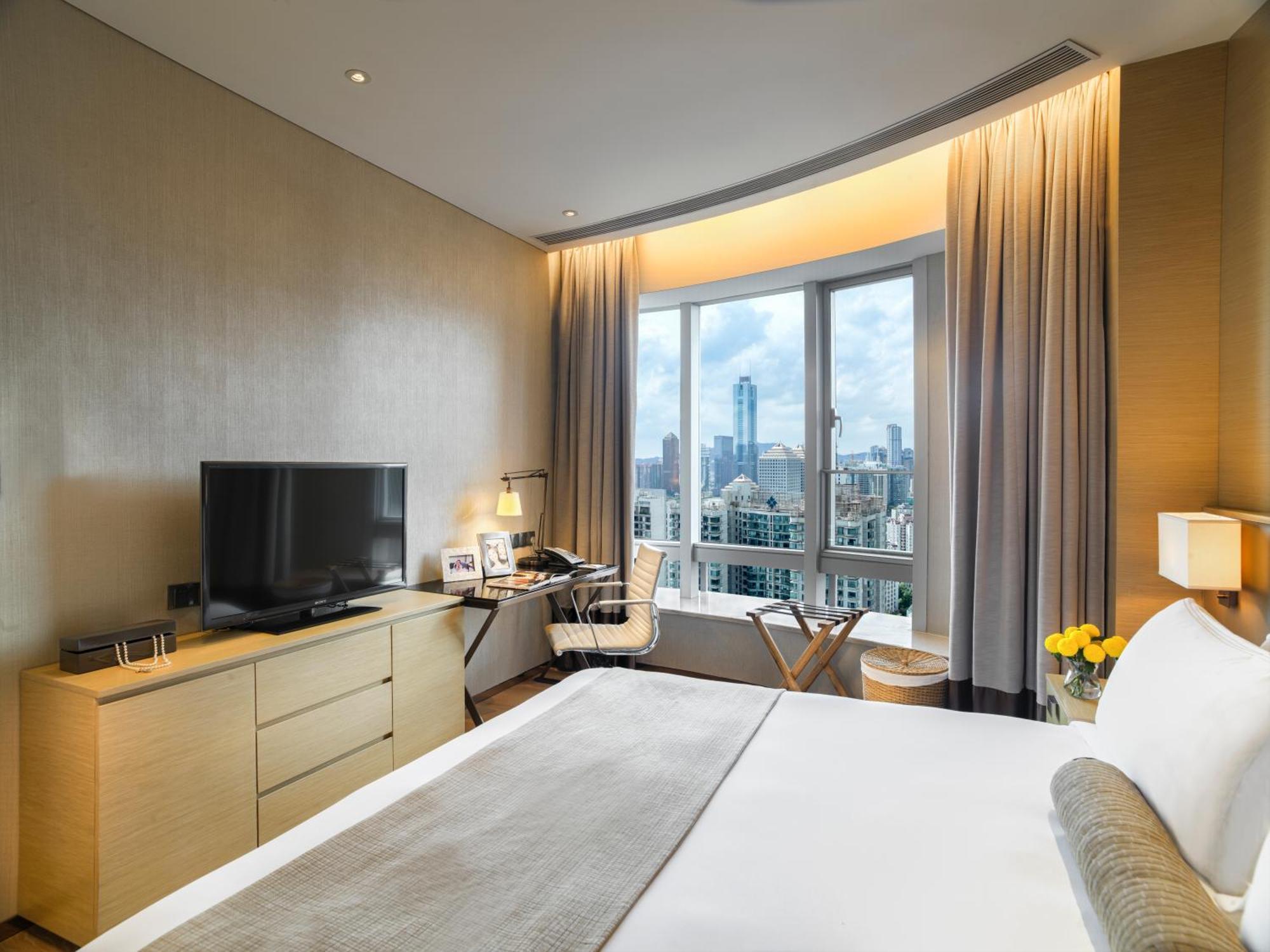 Deluxe One-Bedroom Suite