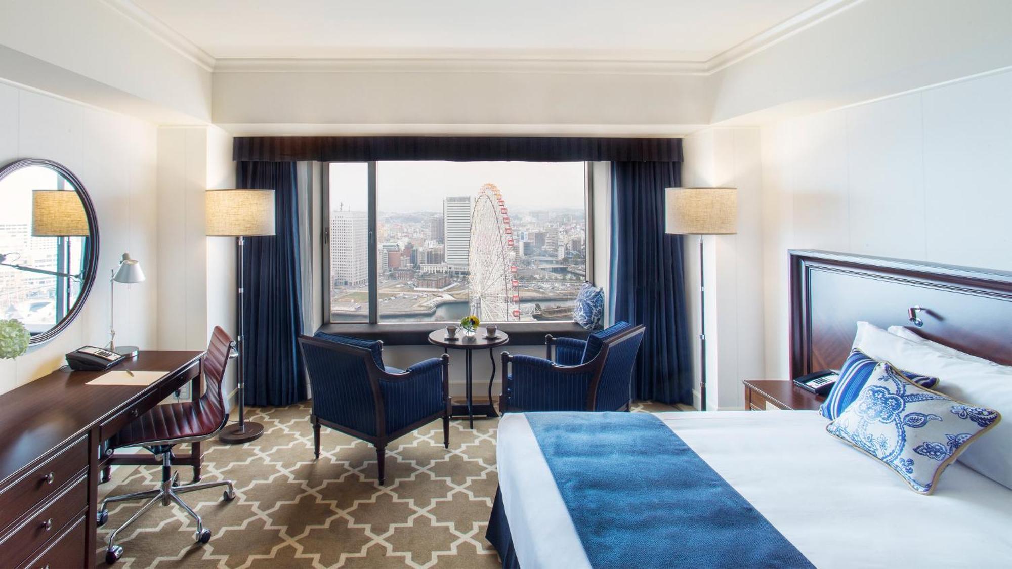 King Premium Room with City View and Walk-In Shower - Club Lounge Access