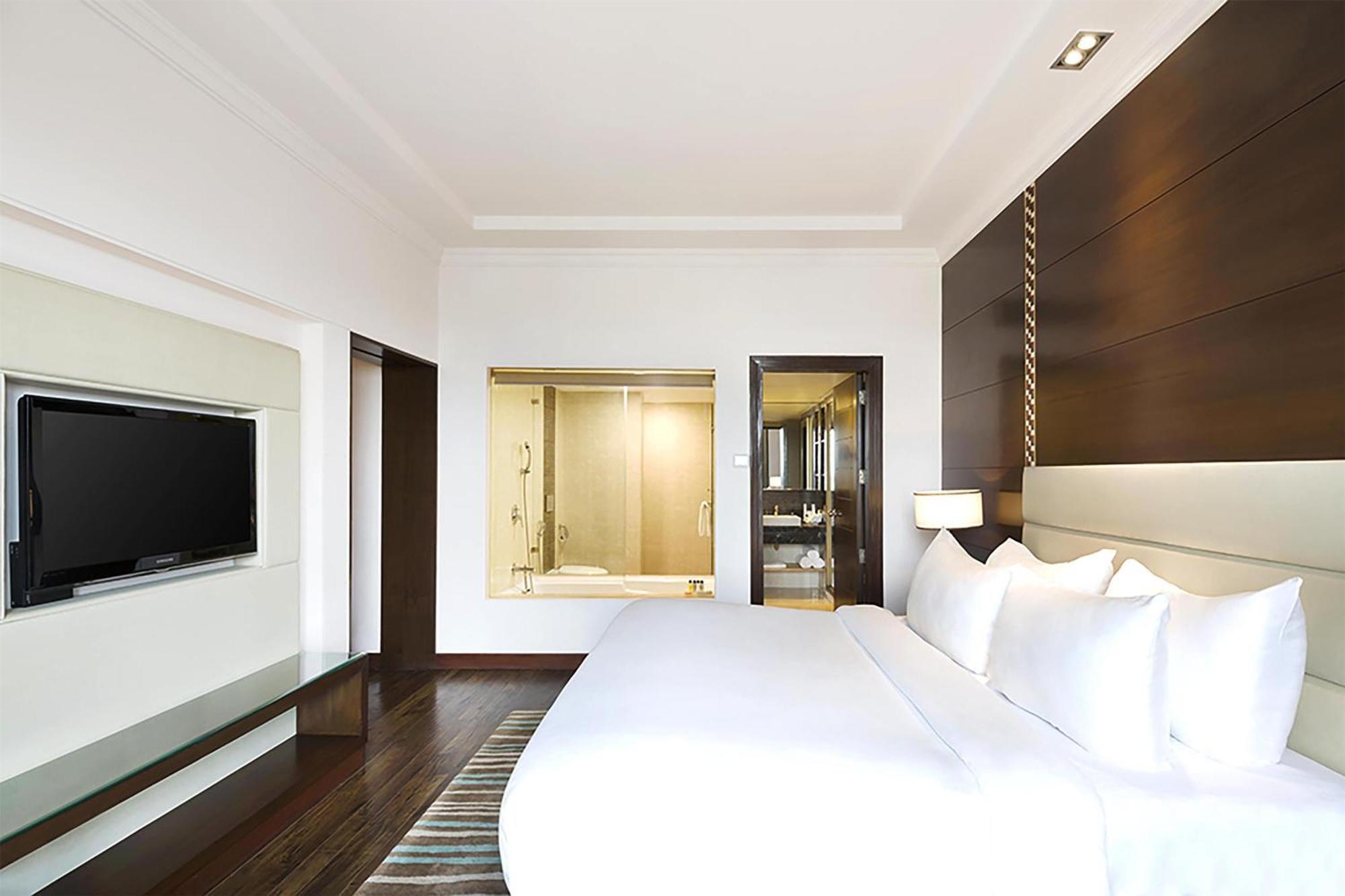 Suite 2 Way Airport Transfer on SPA 4pcs of Laundry or room or nightIINR 2000 F&B creditDaily Fruit basket 1 bottle of whiskey or as per availability Dragon If all meals room is booked Sightseeing transport services Lounge Ac
