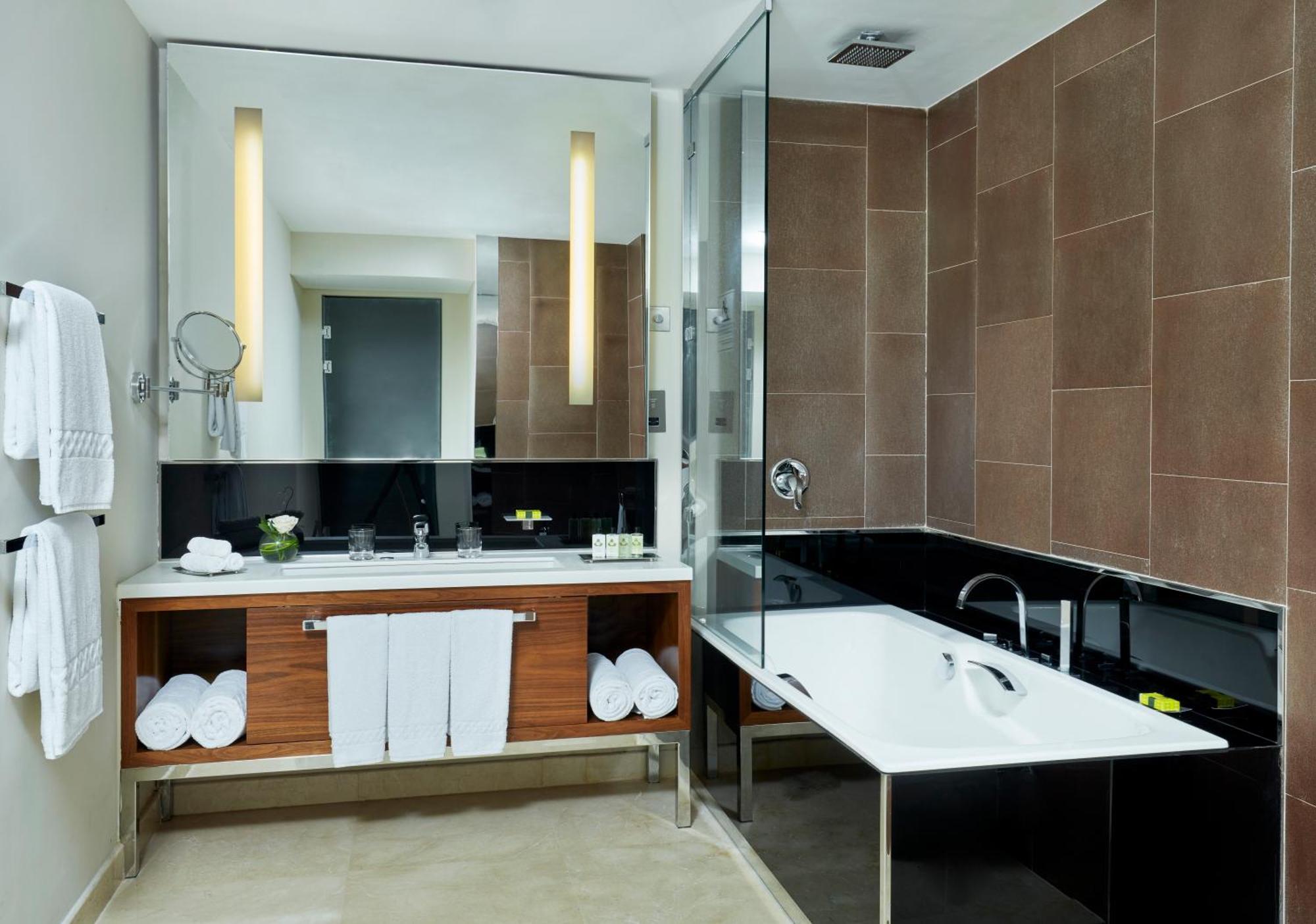Premium King Room