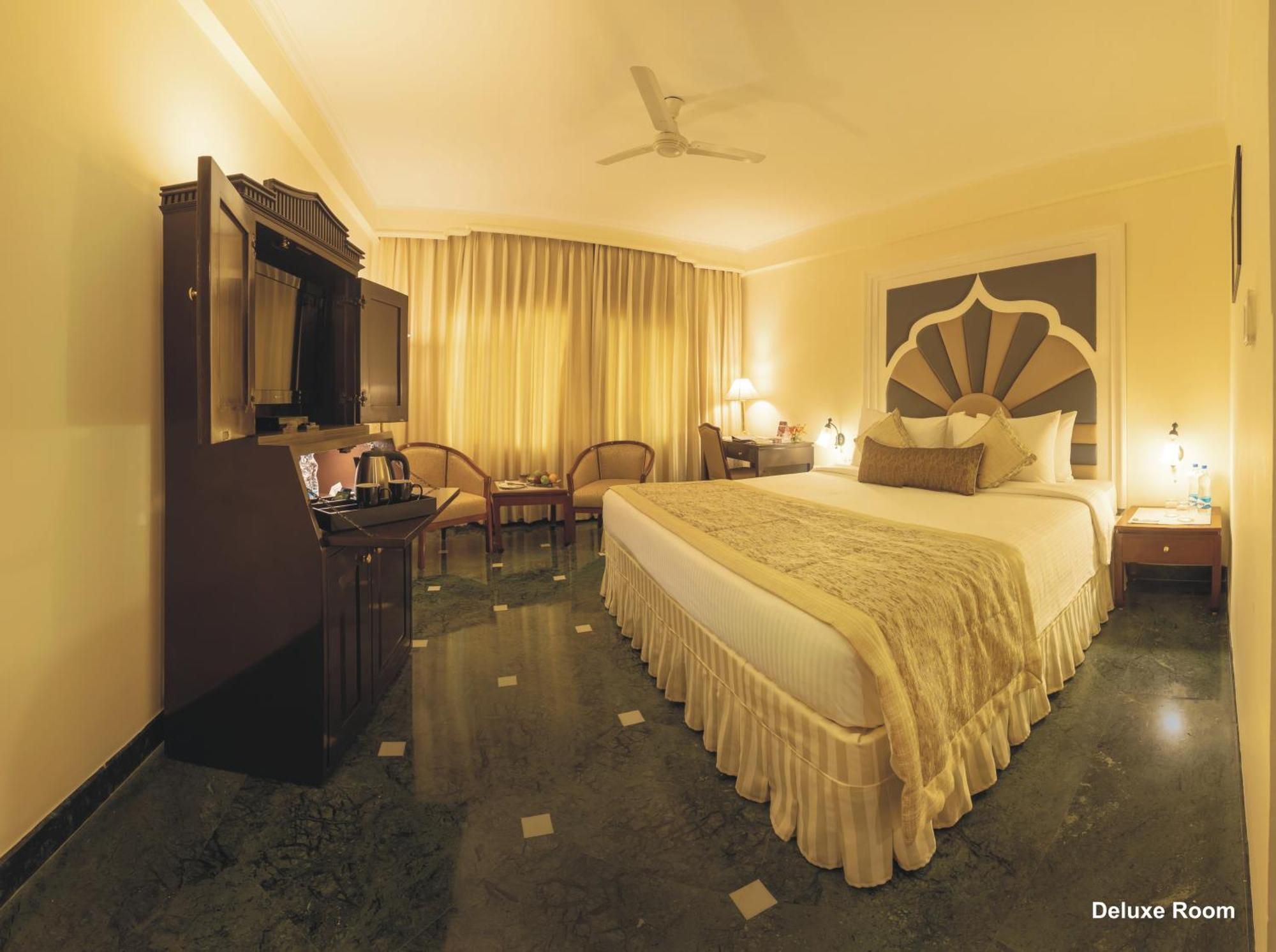 Deluxe Queen Room