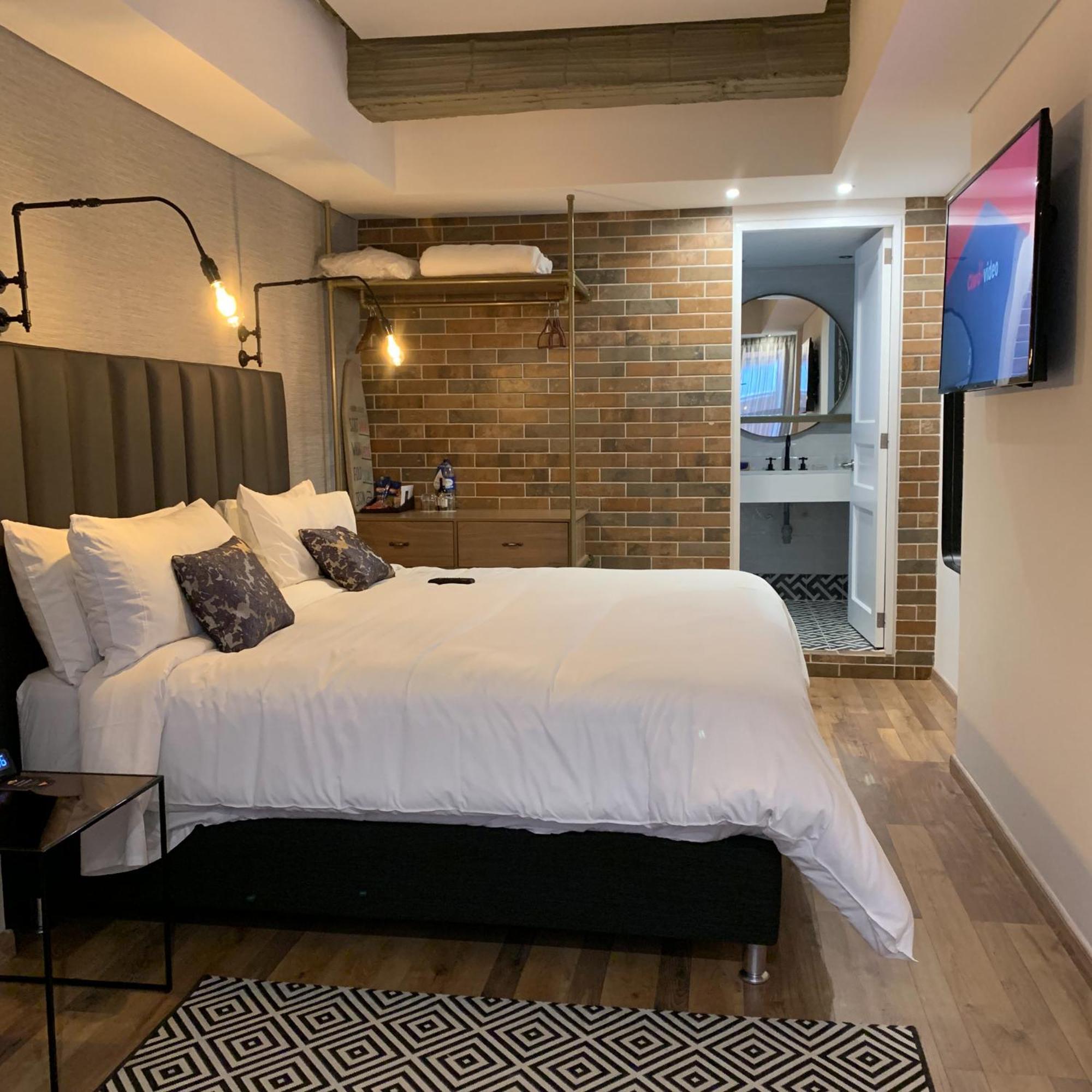 Urban King Room