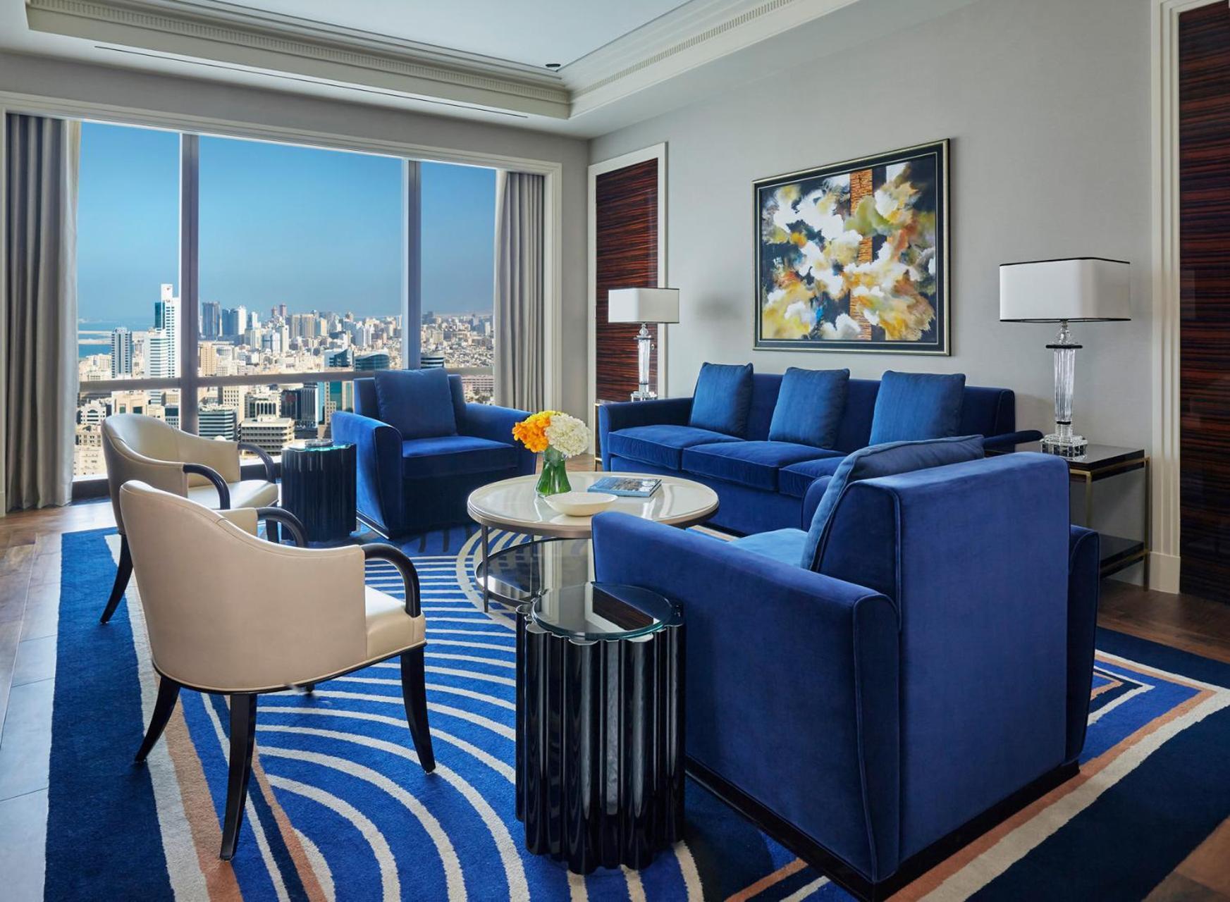 State Suite king bed