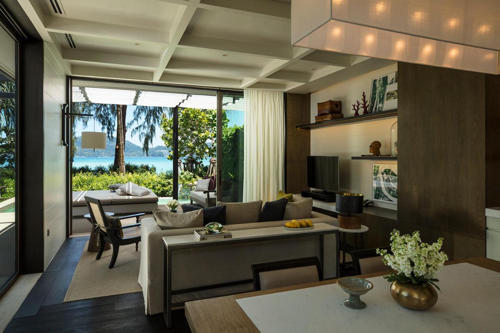 Beachfront Pool Villa King