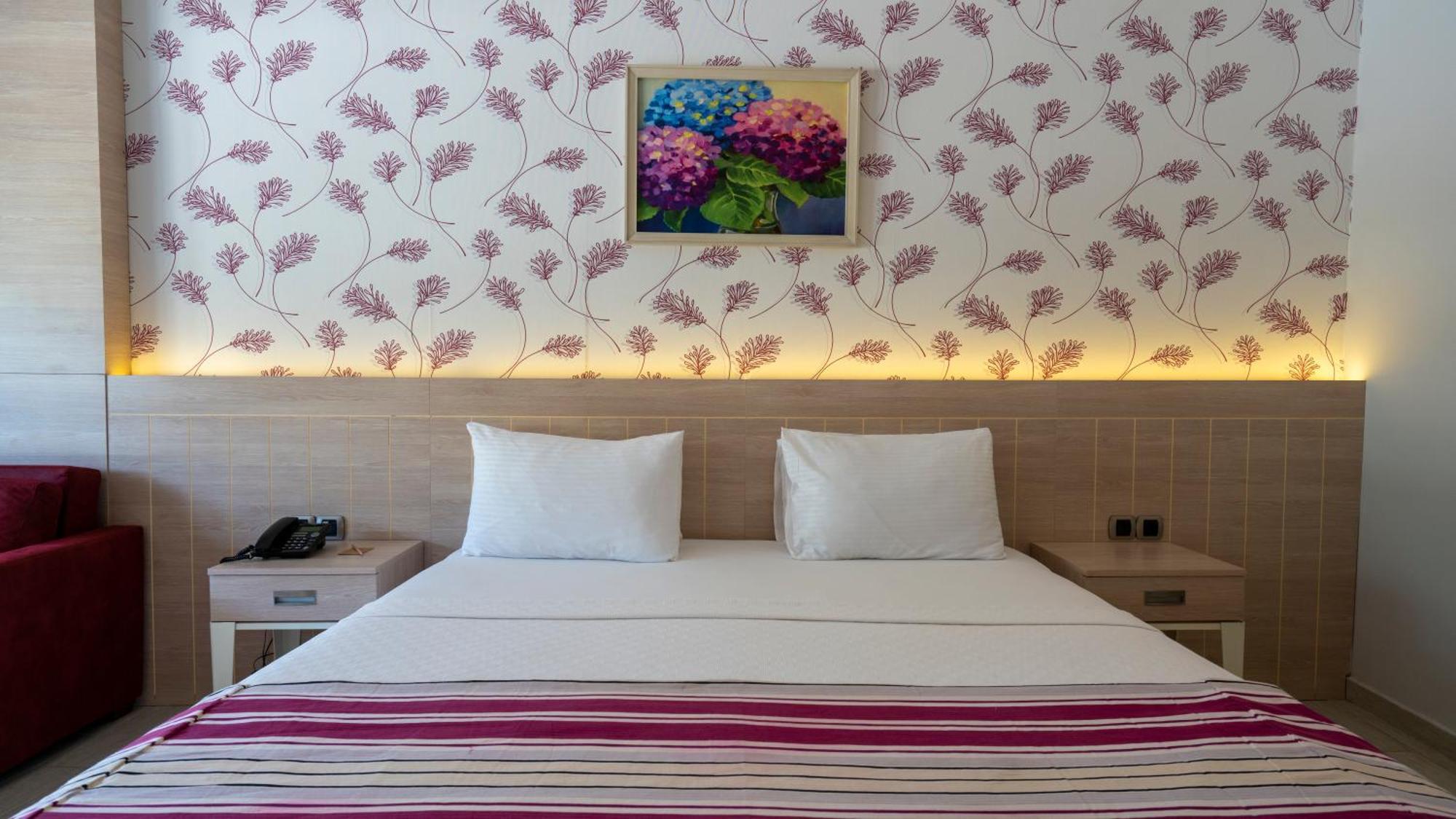Double Room with Pool View,1447293220:JPEG
