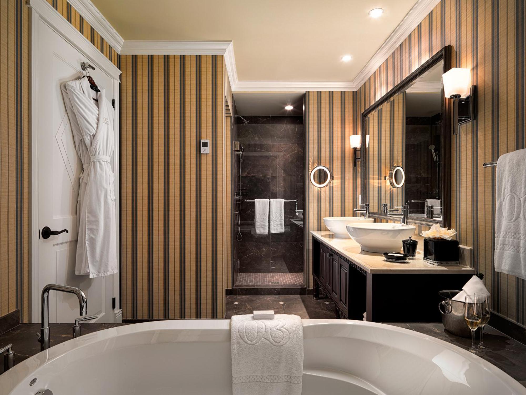 Guest Room, Partial Ocean View, Double Queen,1550551432:JPEG