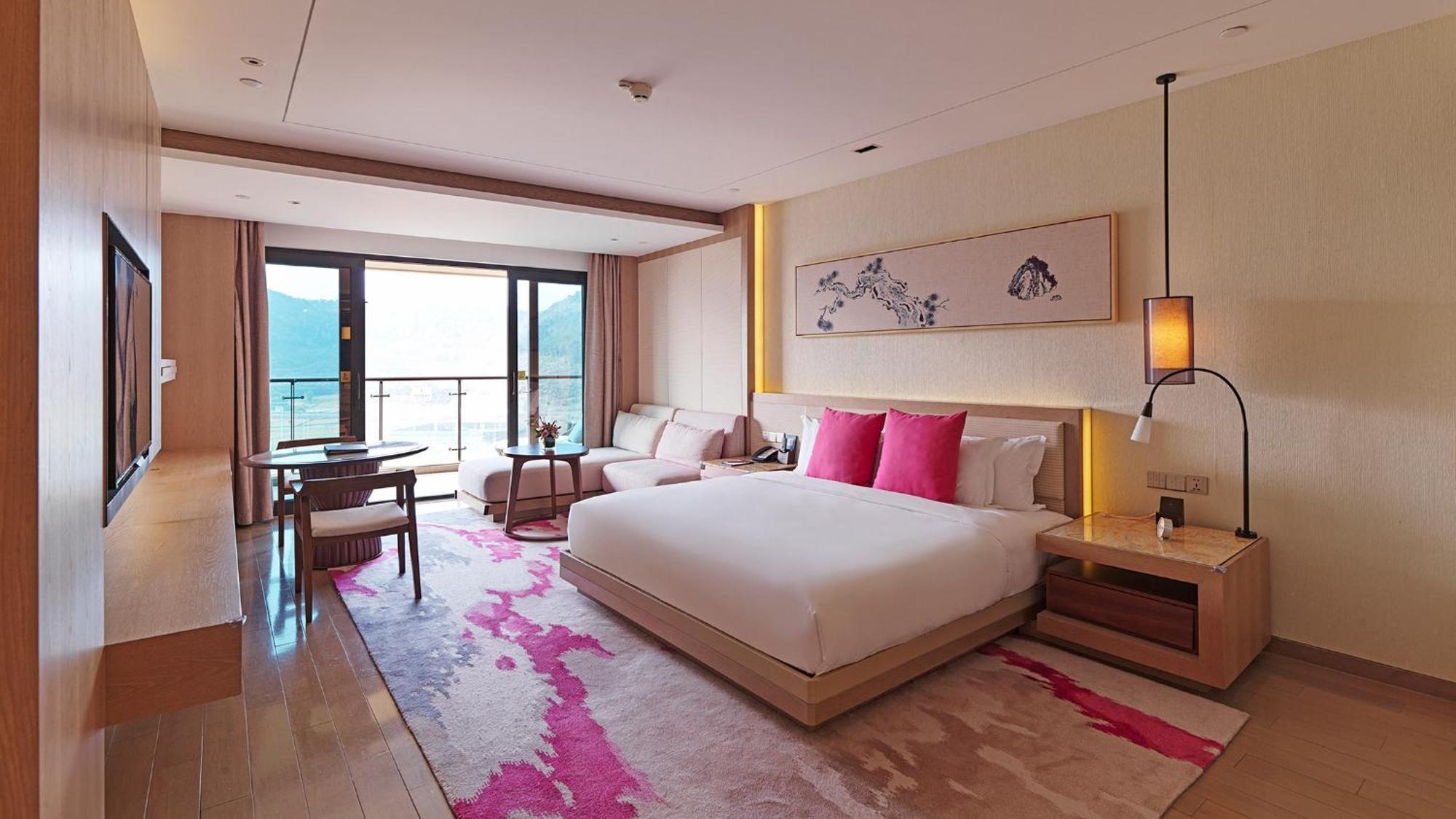 King Room with Side Sea View - Non-Smoking,1454270026:JPEG