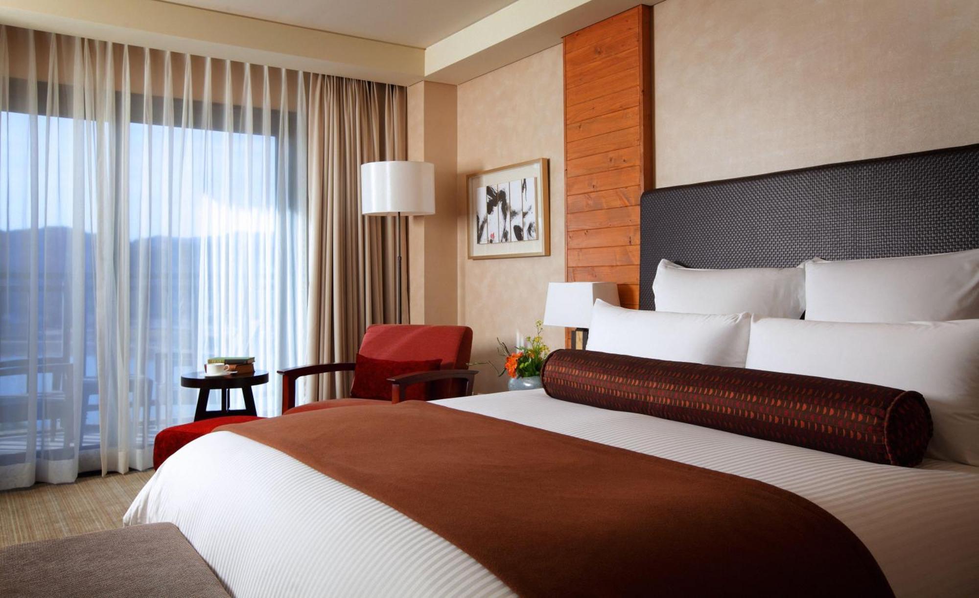 One-Bedroom King Suite