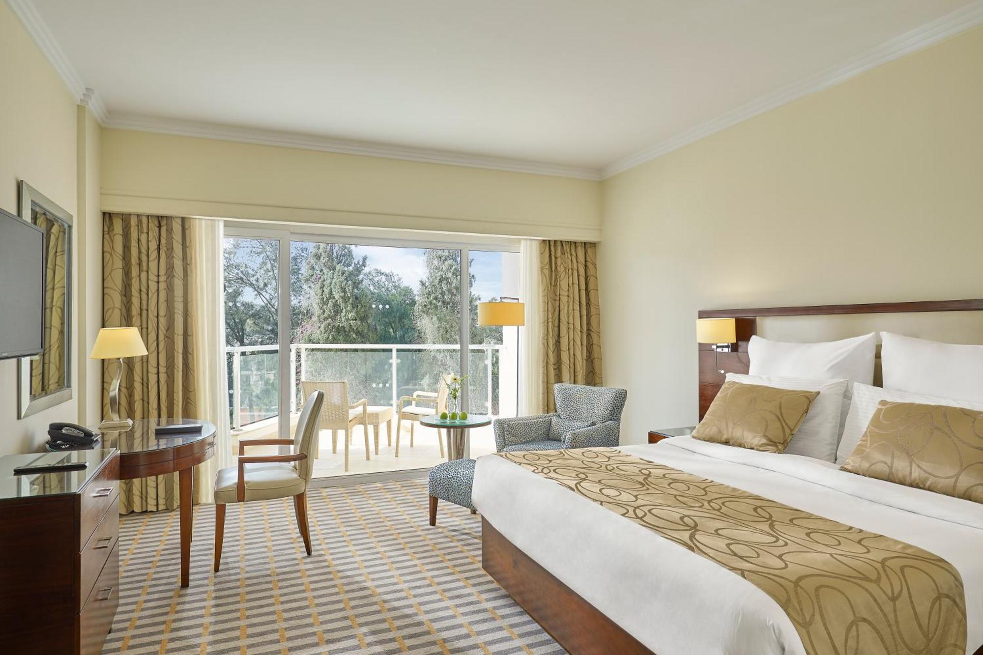 Deluxe Room - City View,1458543397:JPEG