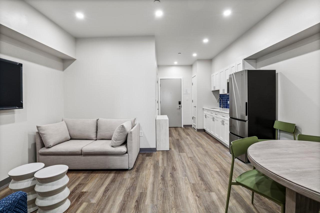Queen Suite