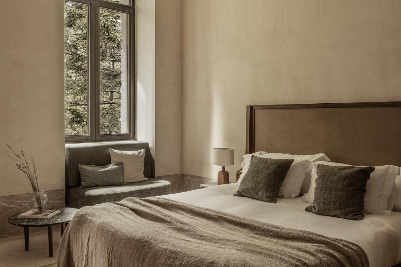 Double Room with Mountain View,1466086382:JPEG