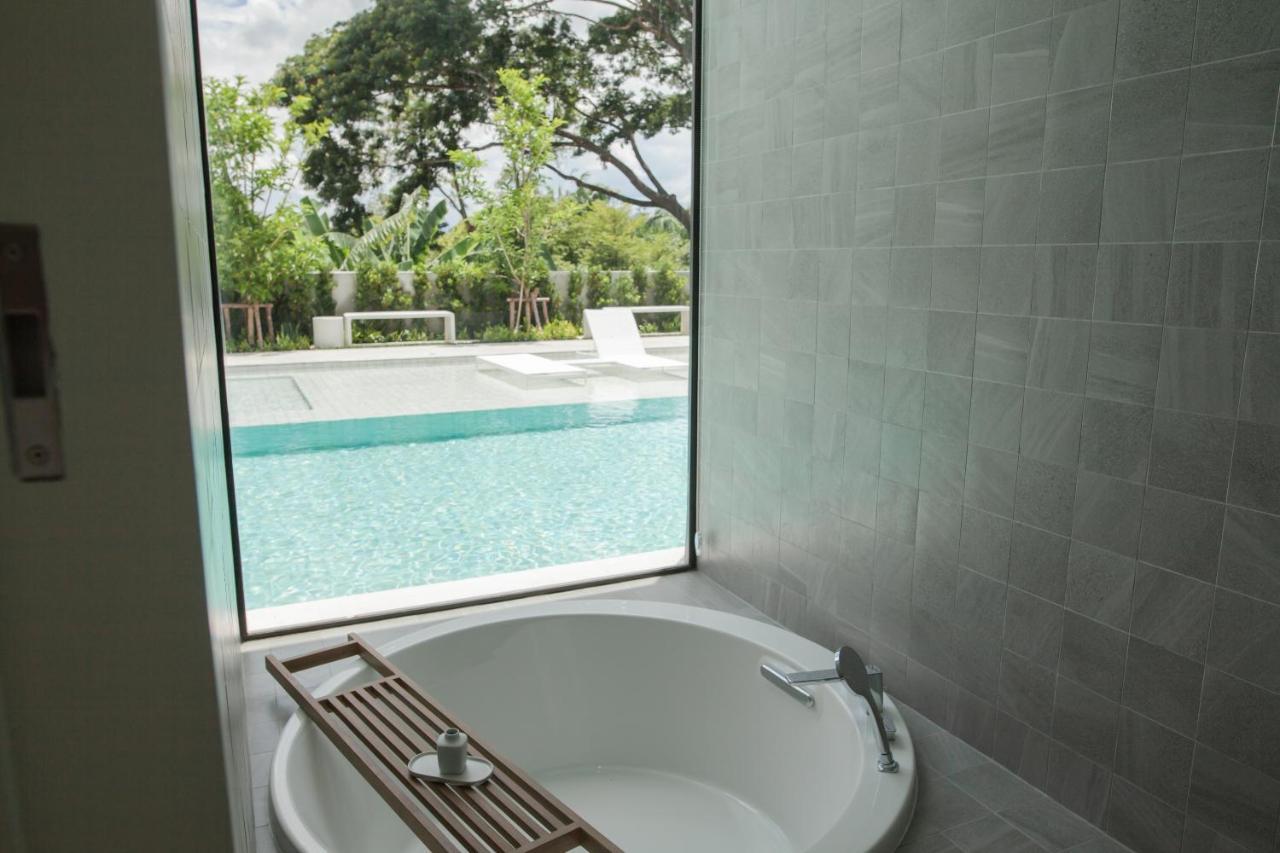 Grand Deluxe with Pool Access,1466118890:JPEG
