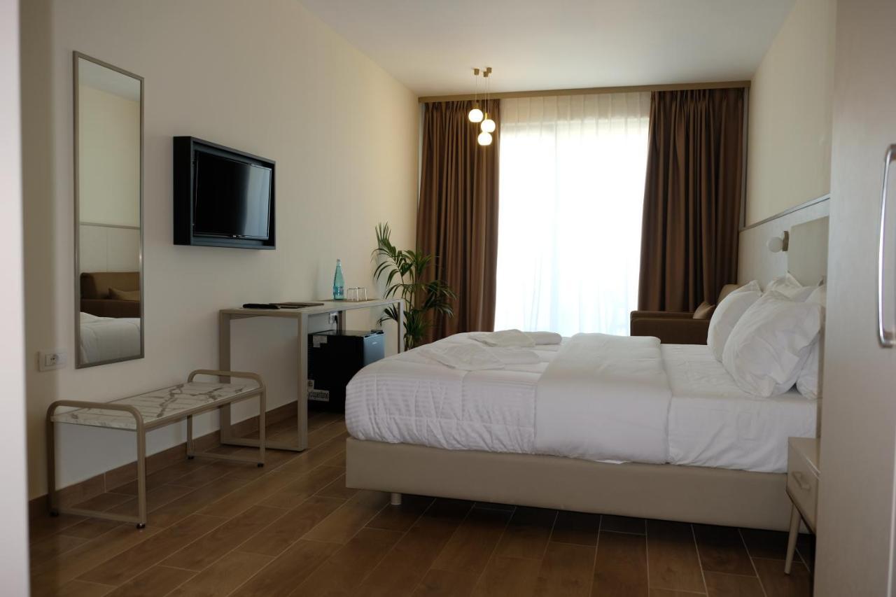 Deluxe Double Room Side Sea View