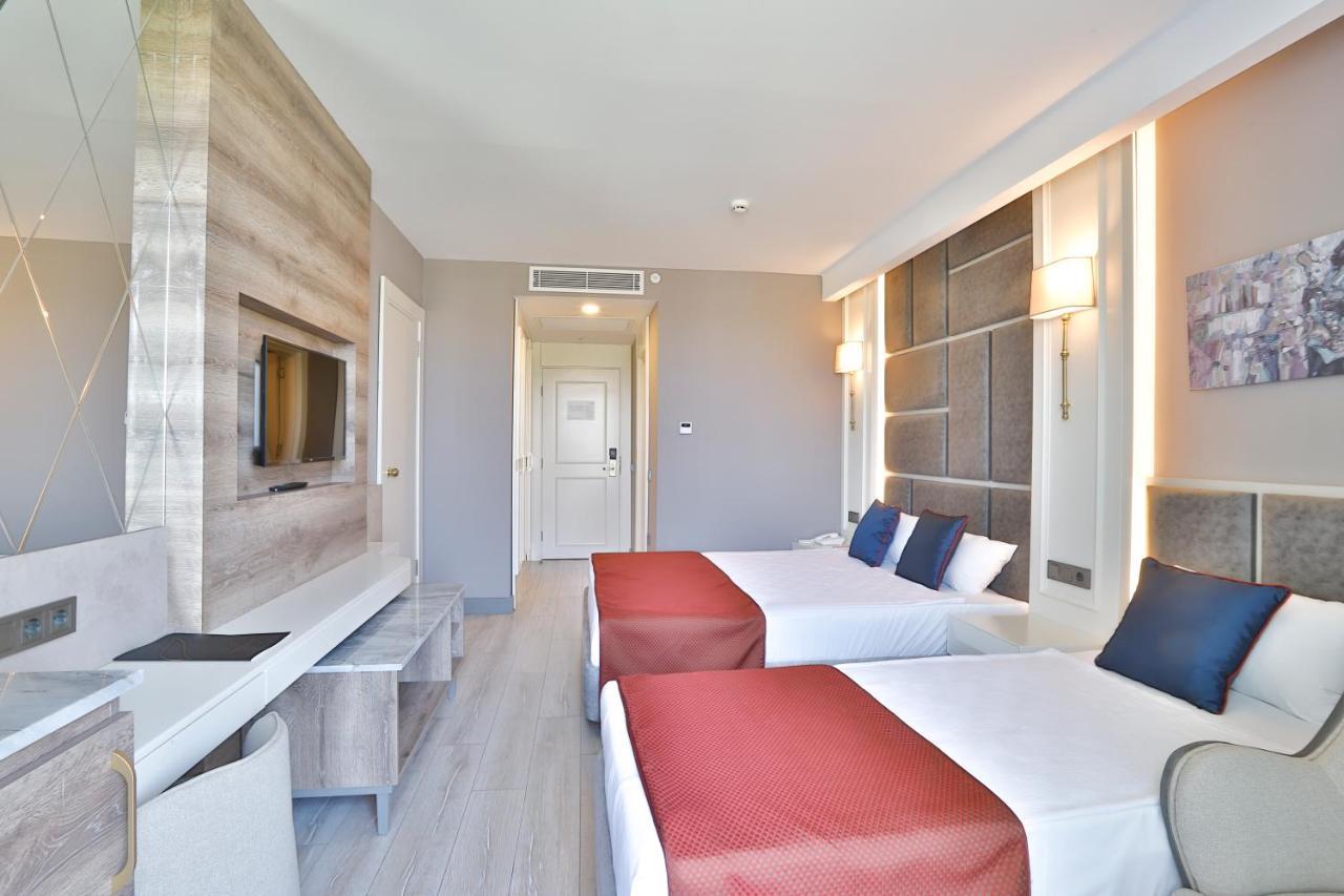 Deluxe Double or Twin Room Pool Access,1468962047:JPEG