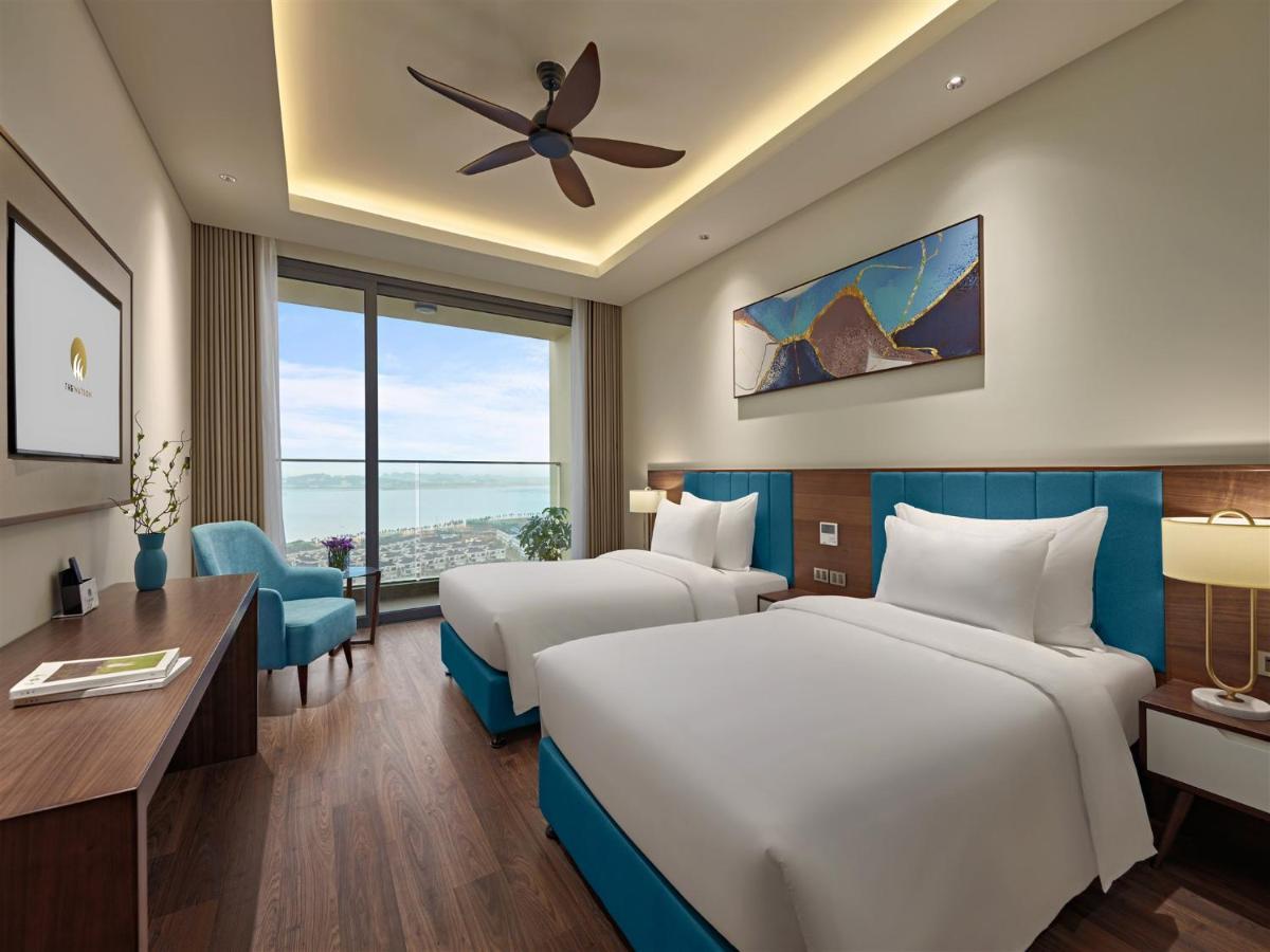 Suite Twin Room Ocean View Balcony