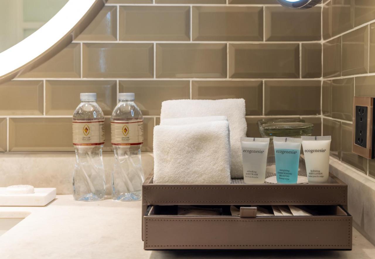 One Bedroom Suite with Lounge Access,1469397641:JPEG