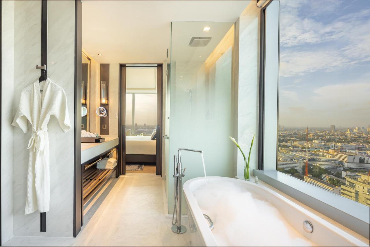 Premium Deluxe Lounge Access
