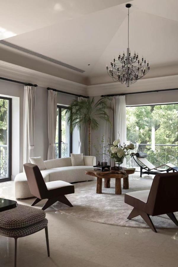 Yi Yan Xia Suite