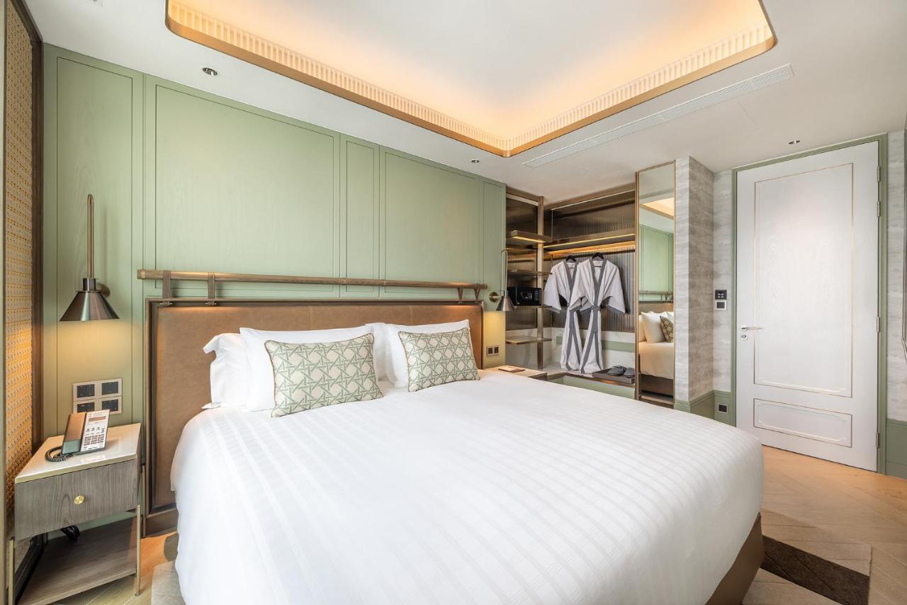 Two Bedroom Suite Lounge Access