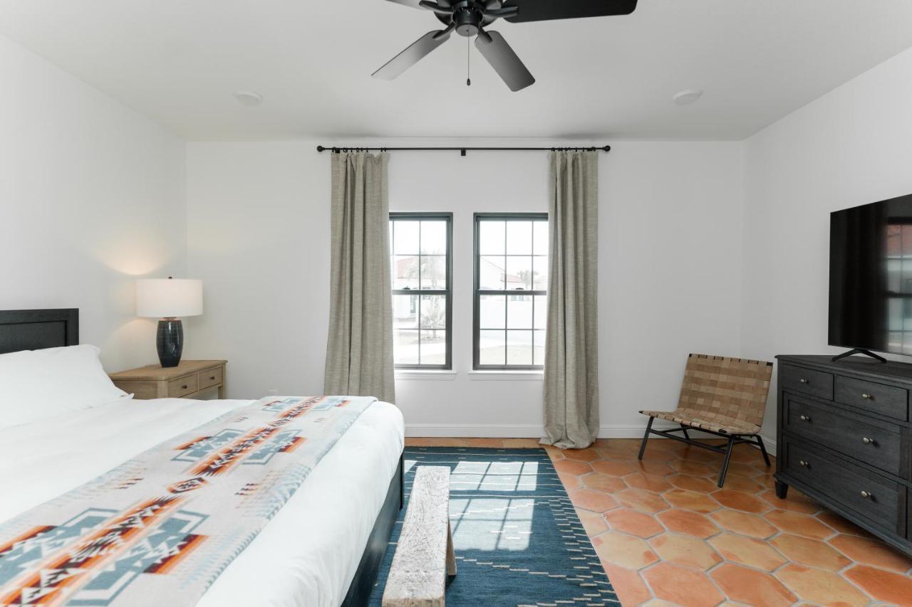 Two-Bedroom Bungalow,1469905691:JPEG