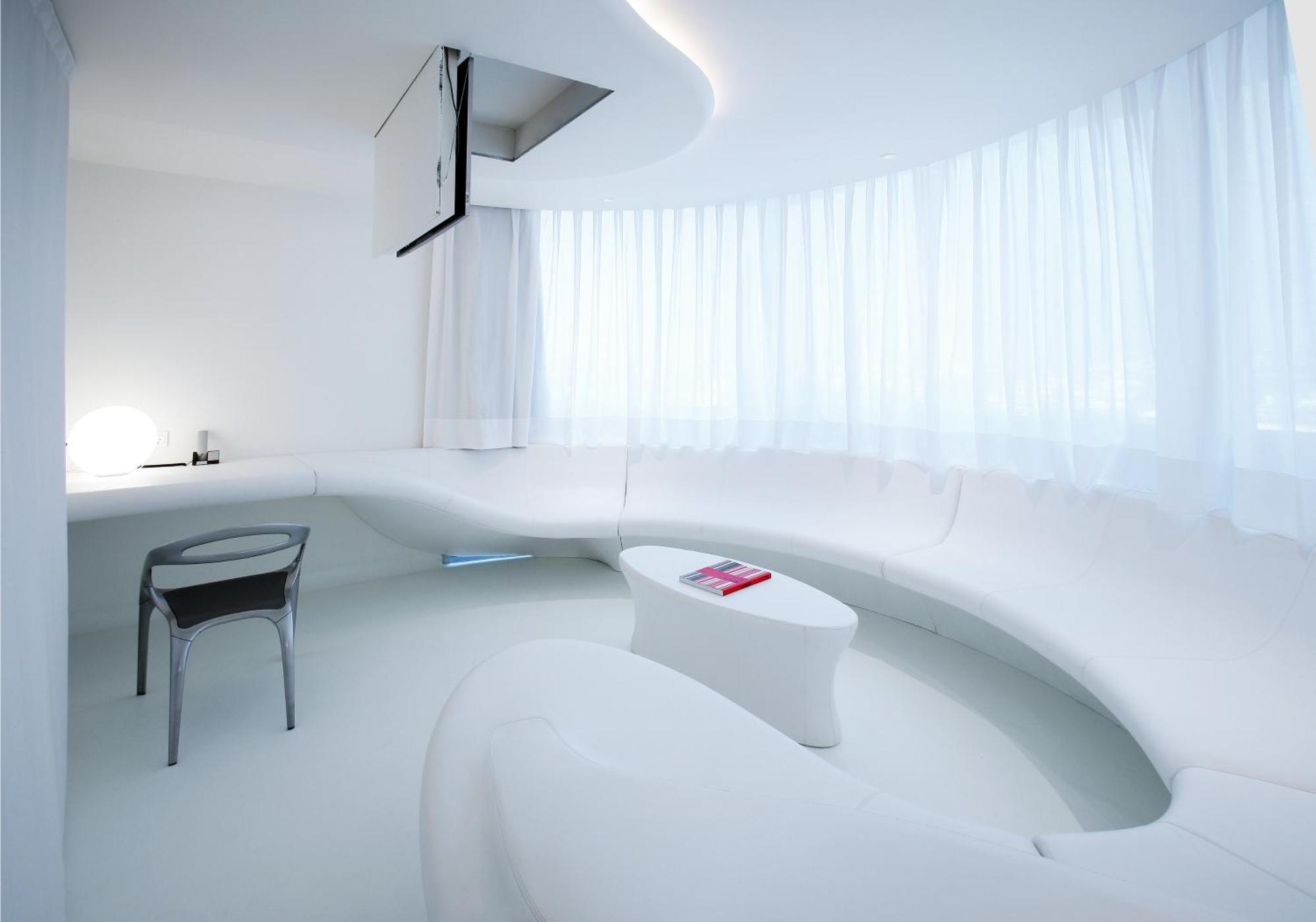 Junior Suite Executive Lounge Access