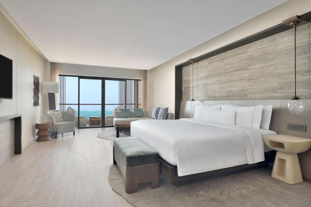 Deluxe King Room Balcony Skyline View | INR 1000 wellness credit per non-cumulative redeemable against Spa therapy or at Hakuna Matata the gaming zone