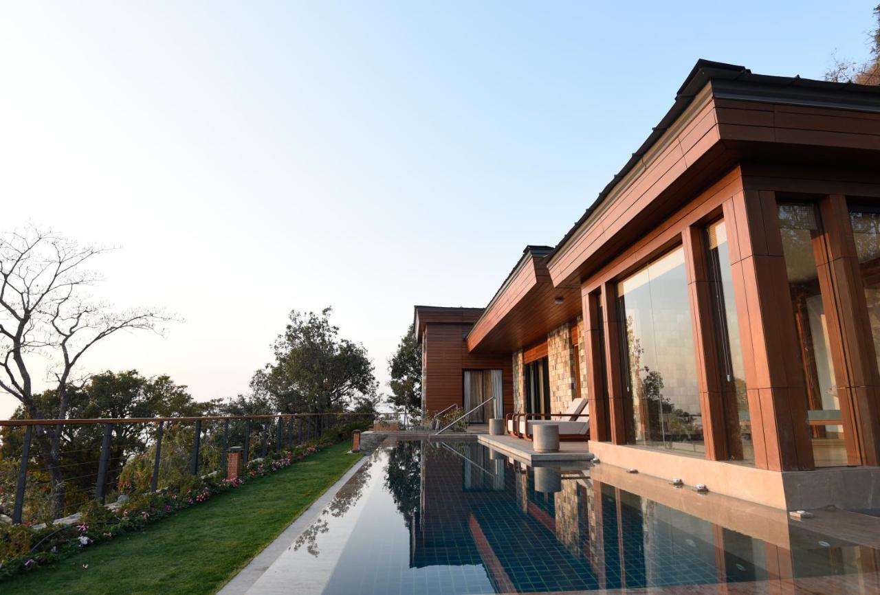 Royal Garden Villa Balcony Mountain View