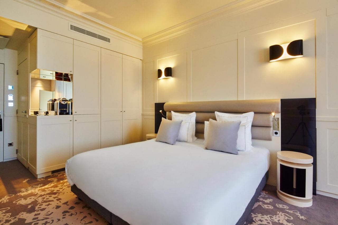 Deluxe Room Large Bed