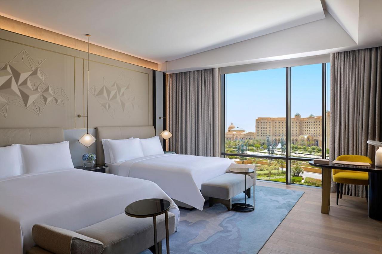 Deluxe Double Room with Two Double Beds and City View,1481104664:JPEG