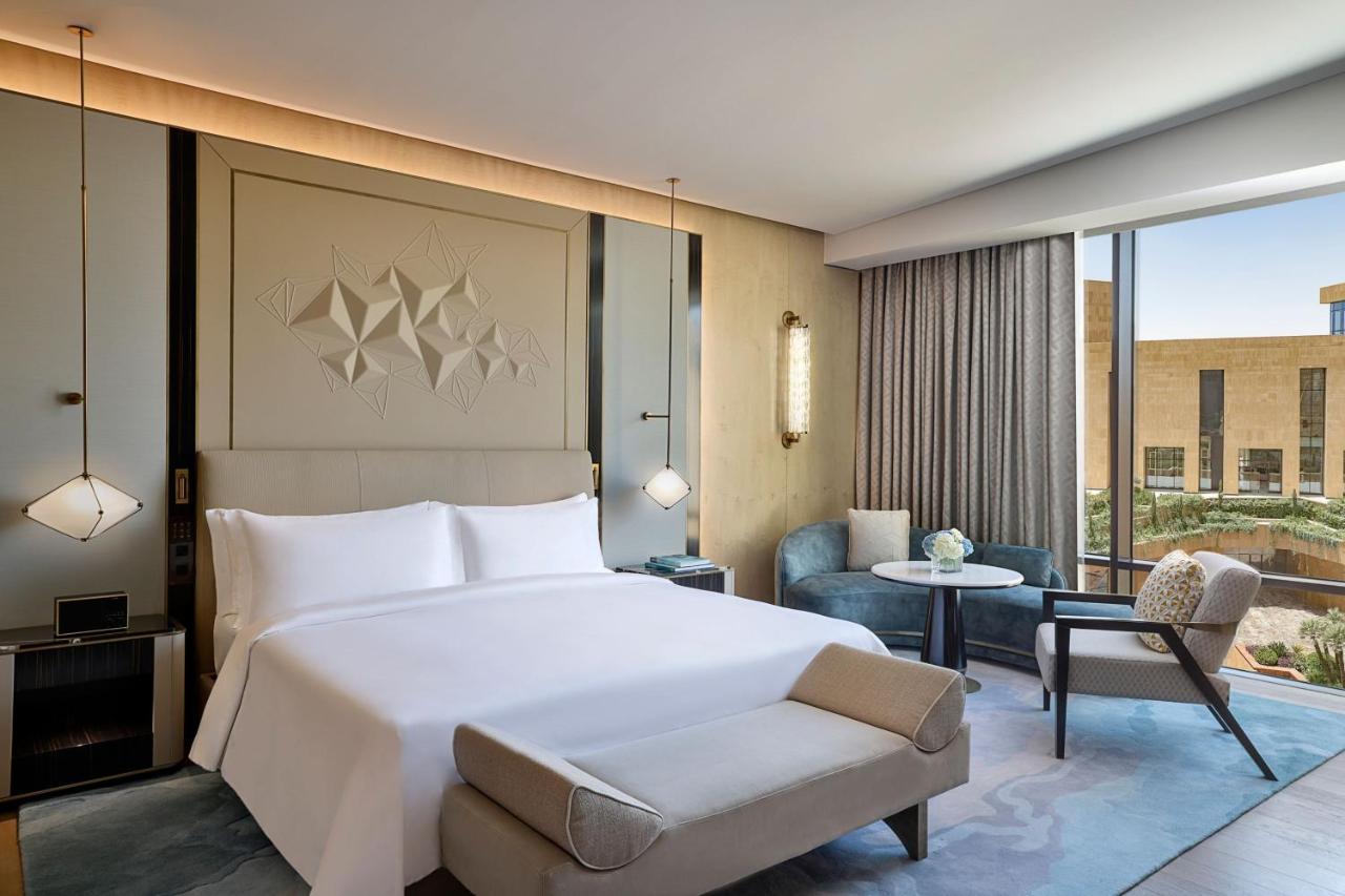 Deluxe King Room with City View - Butler Service,1481108453:JPEG