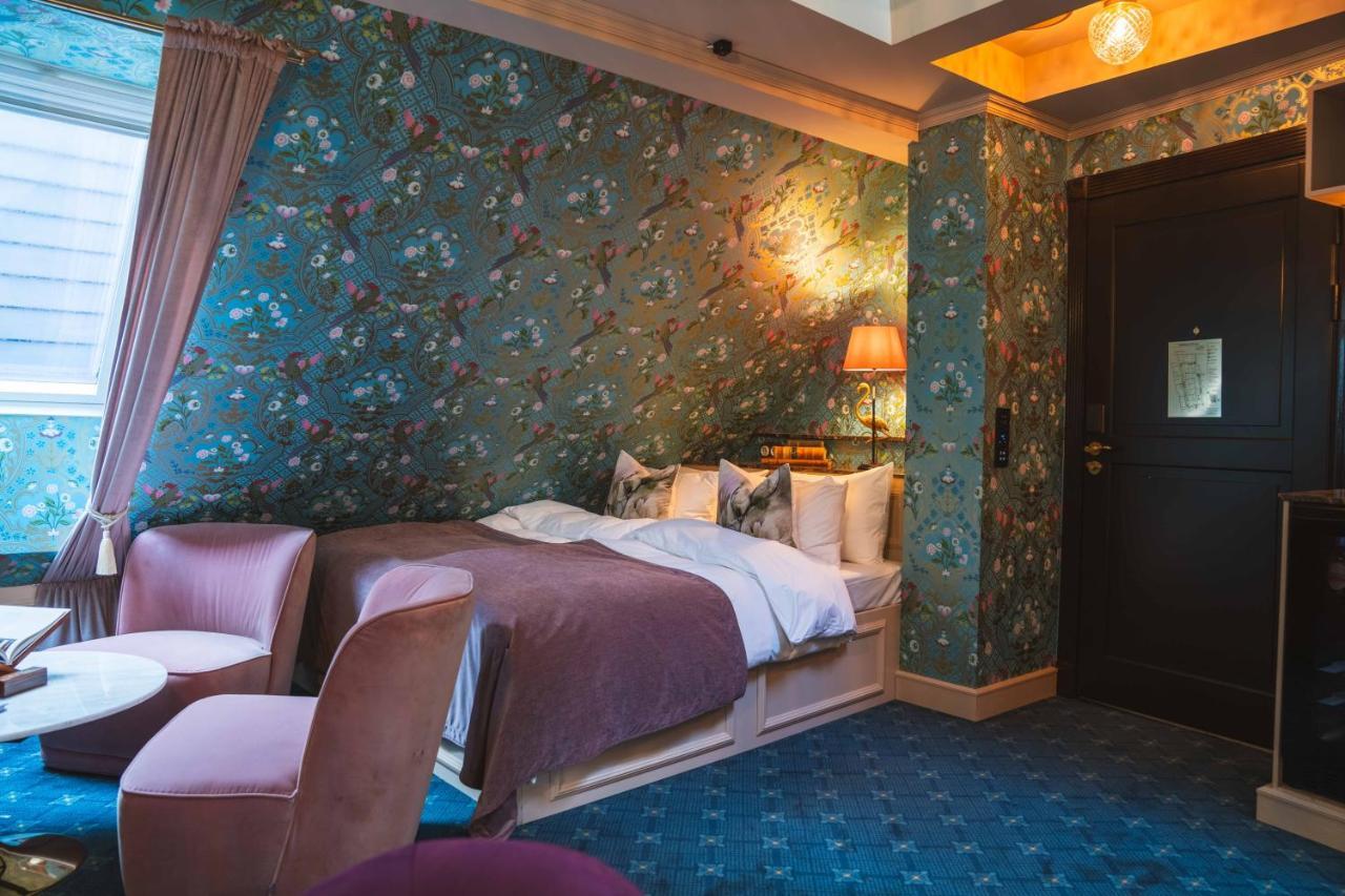 Mini Suite Celine