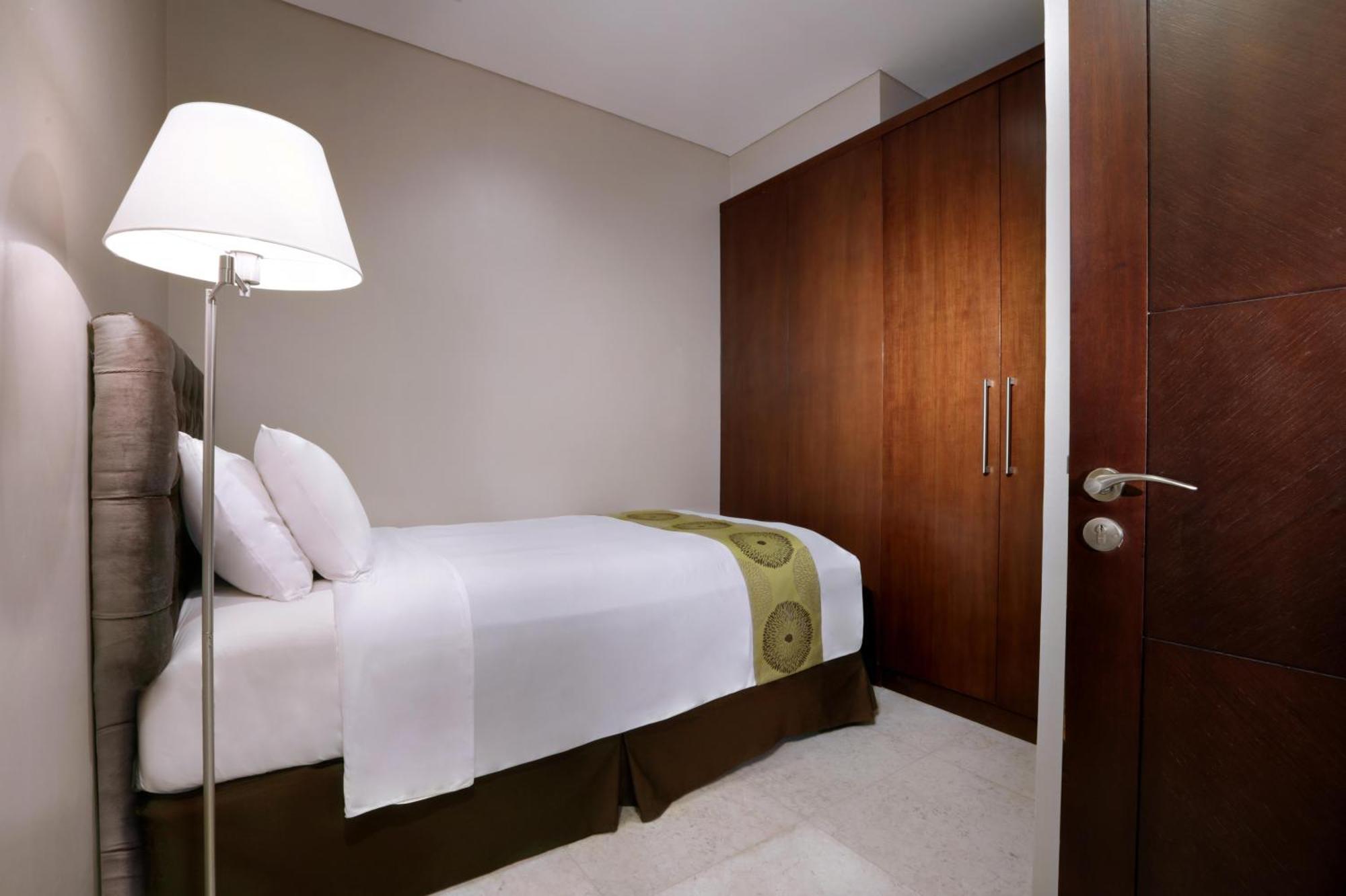 Two-Bedroom Suite with Pool View,1488135781:JPEG