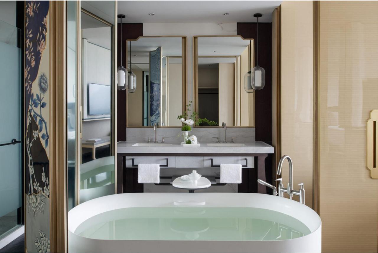 Deluxe Garden View Room King