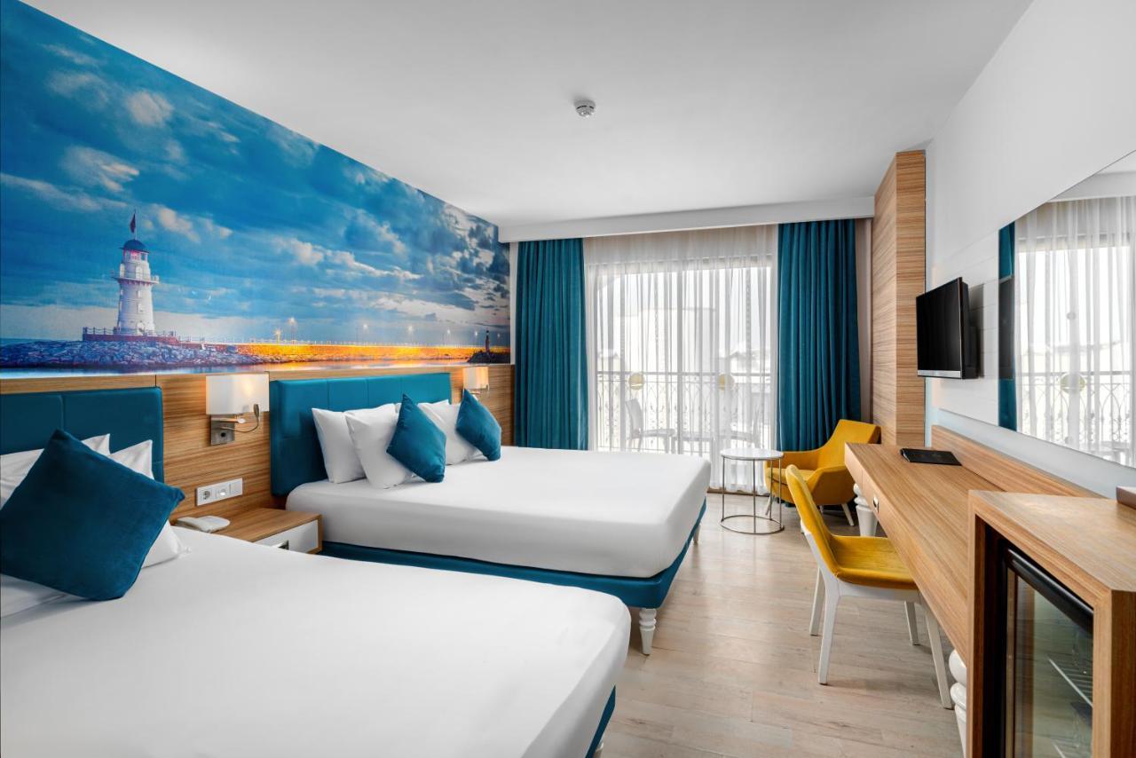 Standard Double or Twin Room Balcony