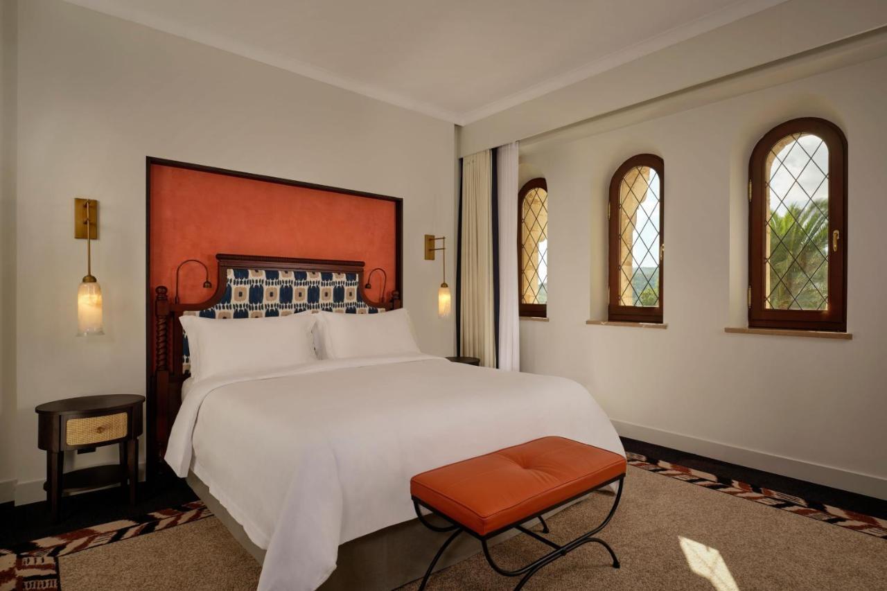 Classic Queen Room Garden View