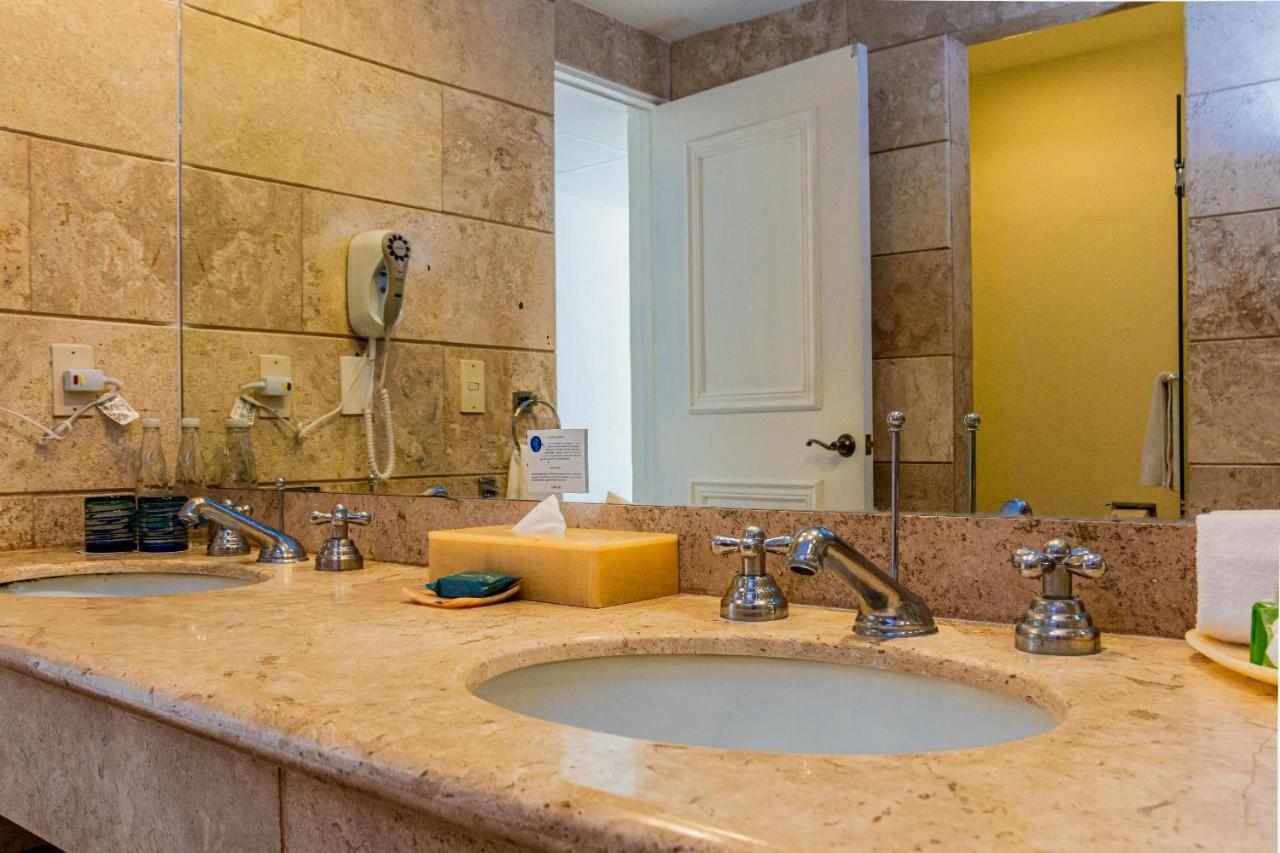 Deluxe King,1498662466:JPEG