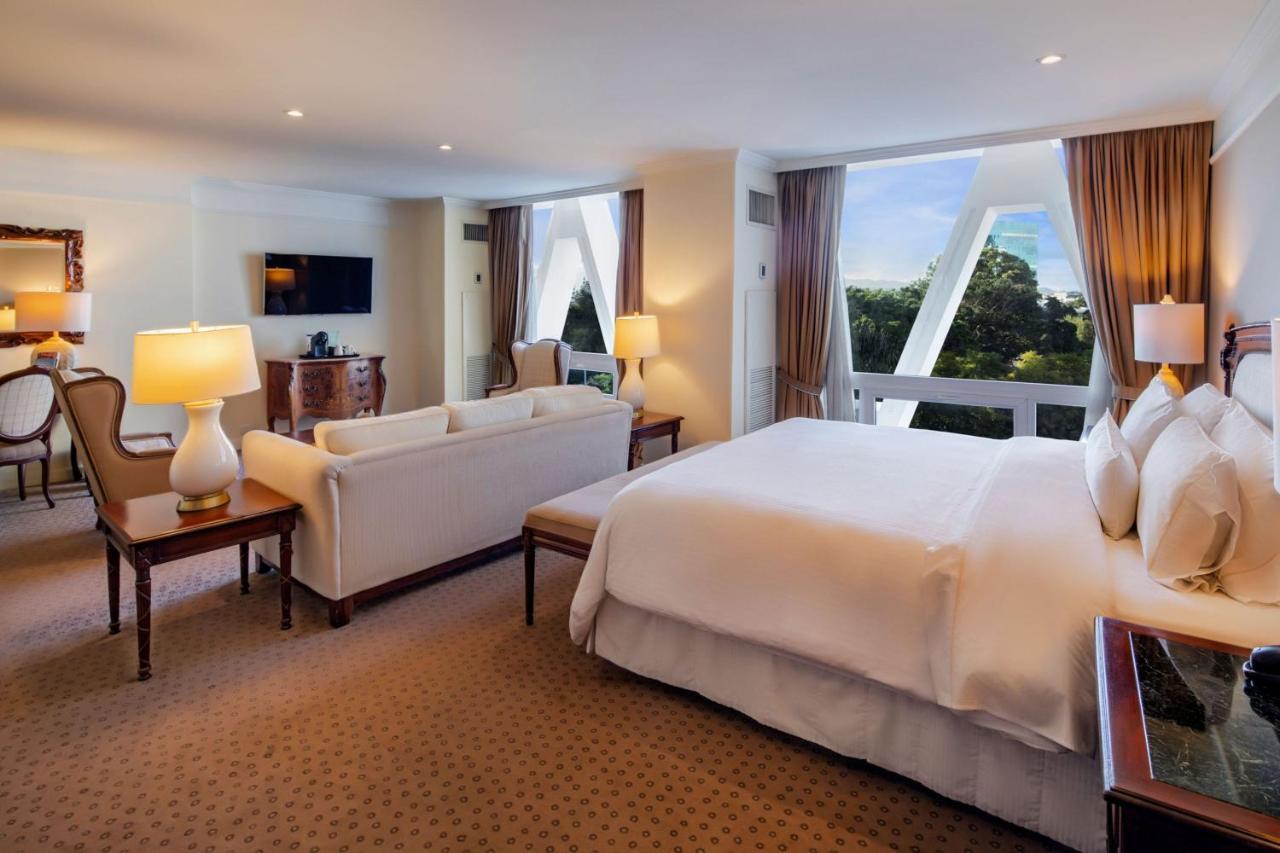 Deluxe, 1 Bedroom Junior Suite, 1 King, City view, Whirlpool