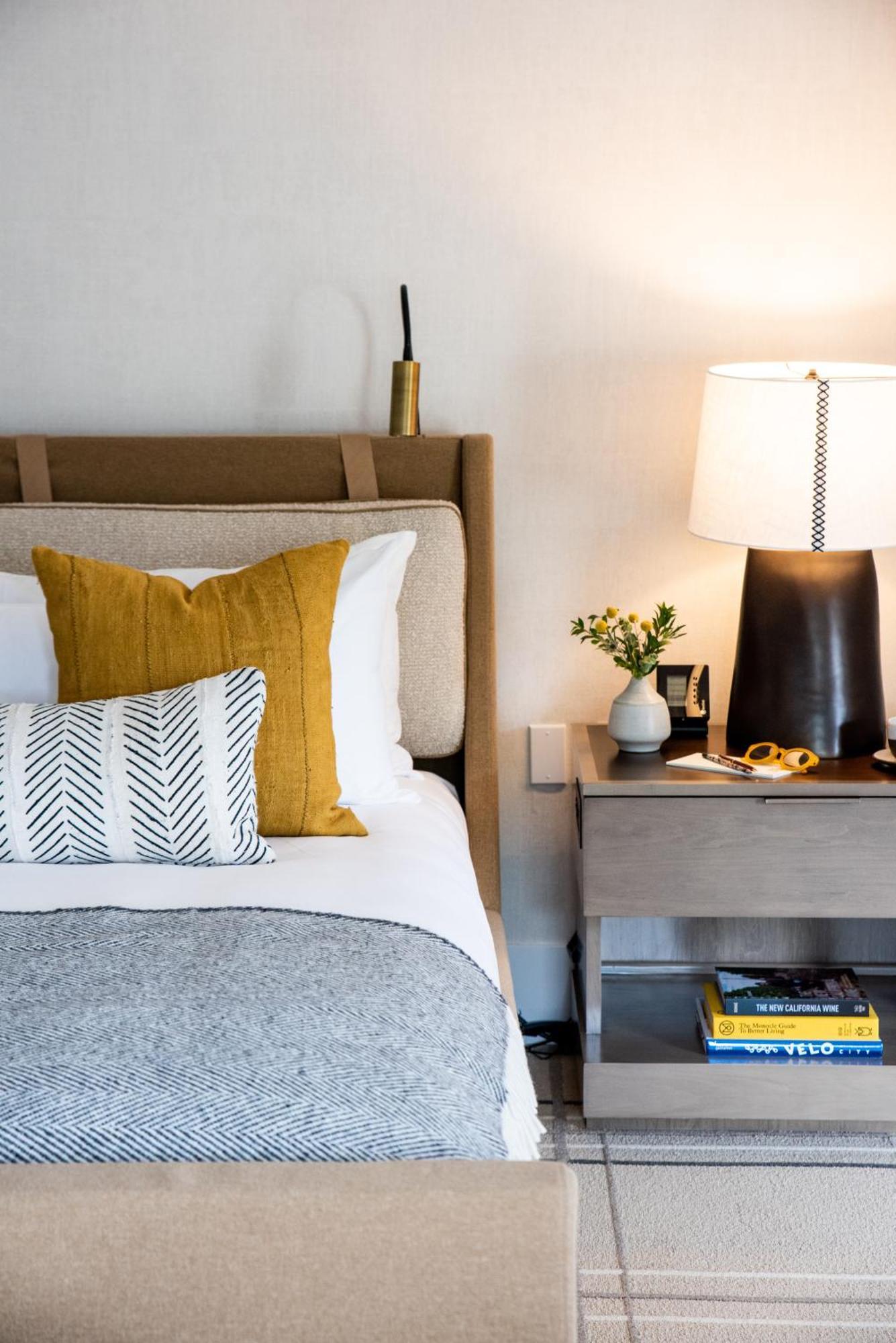 Deluxe Guestroom Queen or Queen