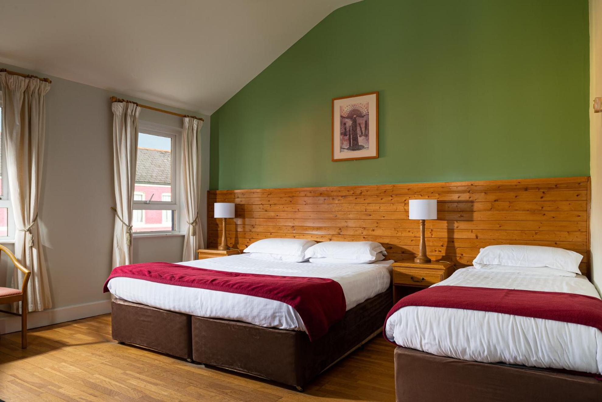 Triple Room with Shower,1499032063:JPEG
