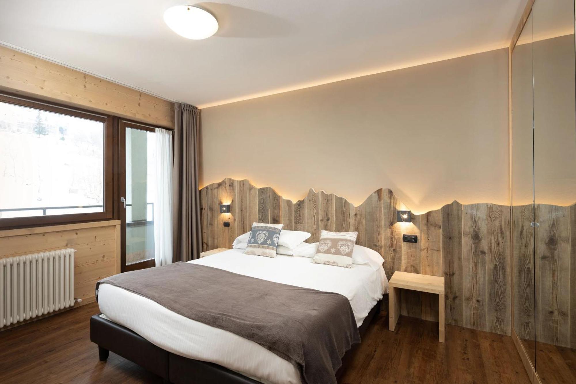 Superior Double or Twin Room Mountain View